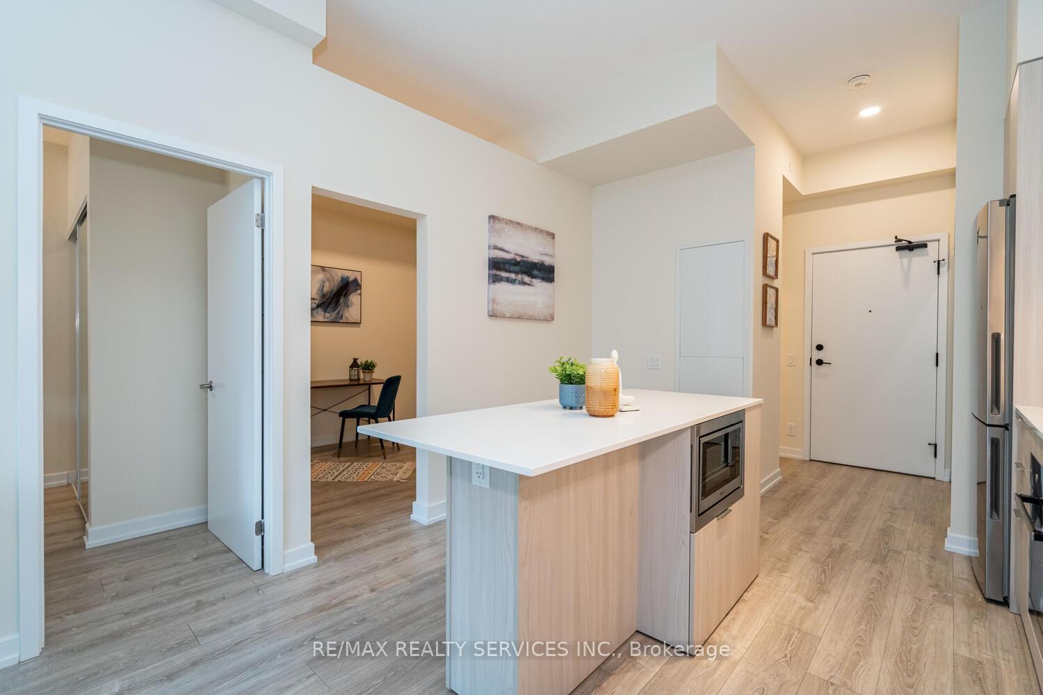 2 Bedrooms Condo at 20 Tubman, Toronto For sale