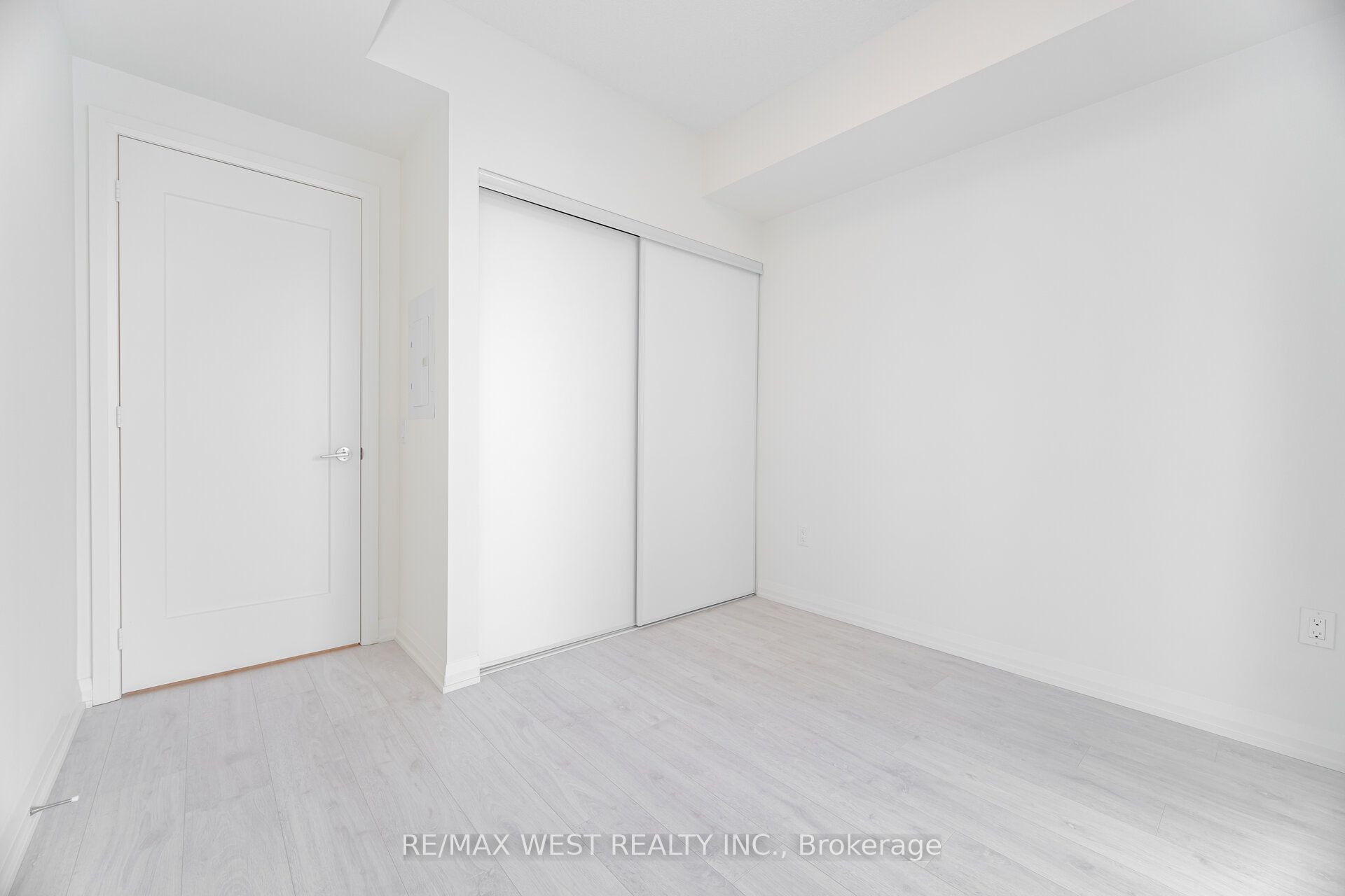 8960 Jane Street, #2201