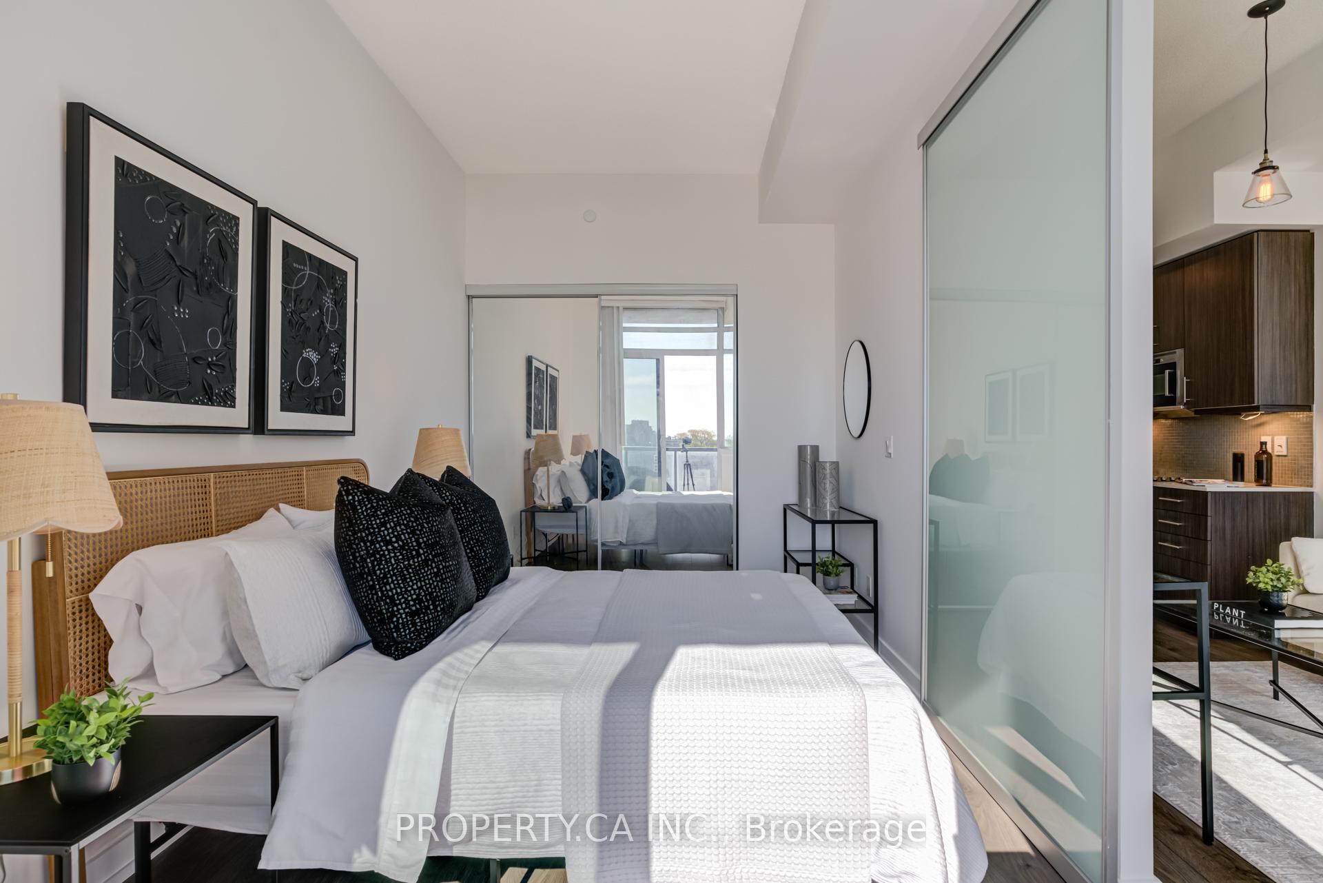 2 Bedrooms Condo at 297 College, Toronto For sale