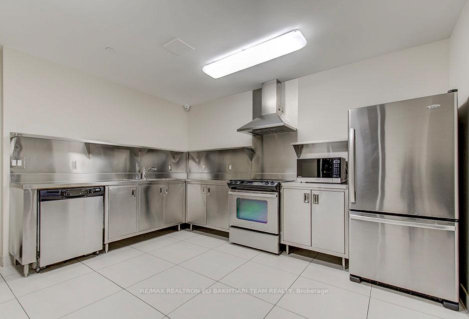 2 Bedrooms Condo at 100 Harrison Garden,  Toronto For sale