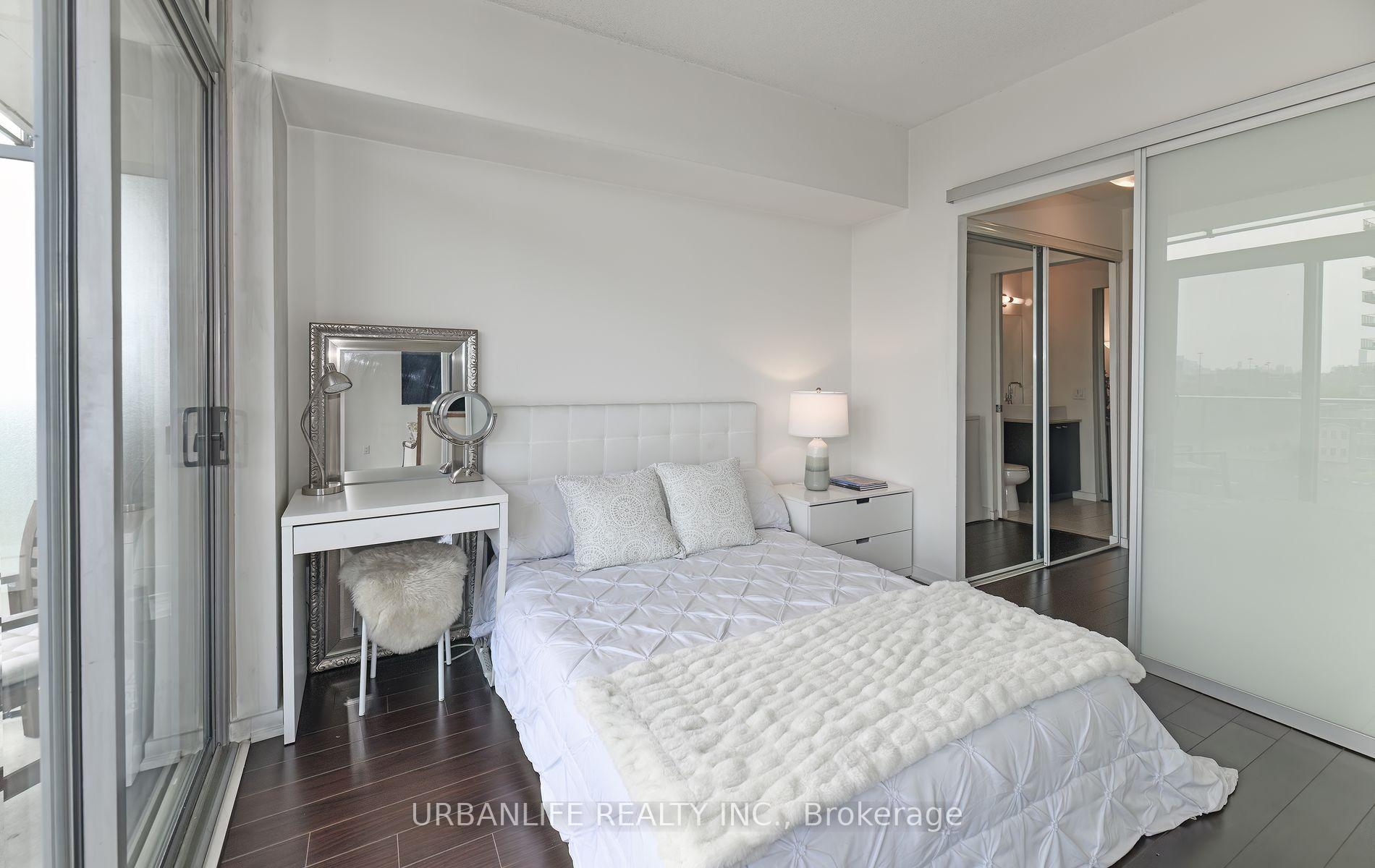 2 Bedrooms Condo at 103 The Queensway, Toronto For sale