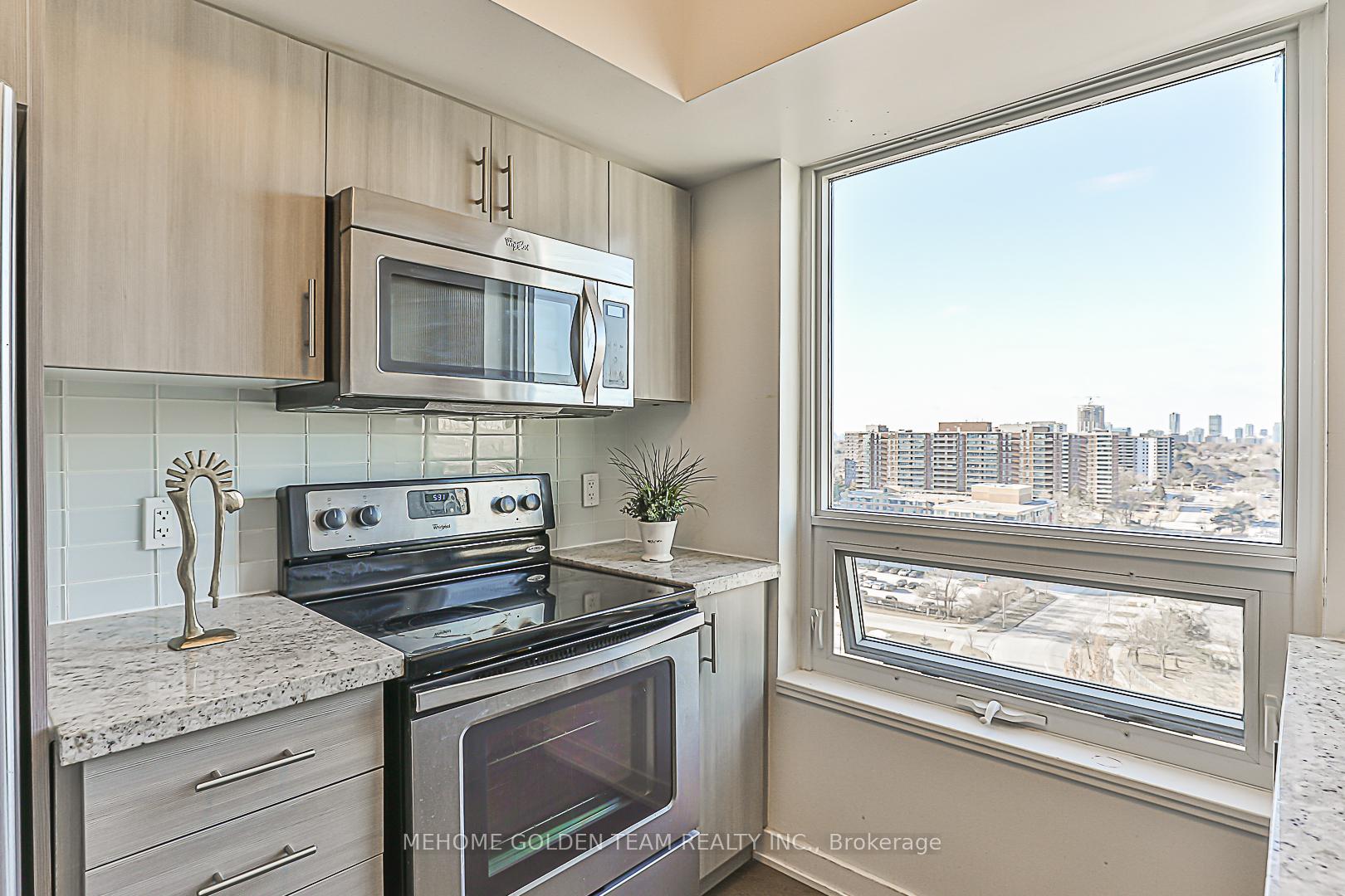 3 Bedrooms Condo at 185 Bonis,  Toronto For sale
