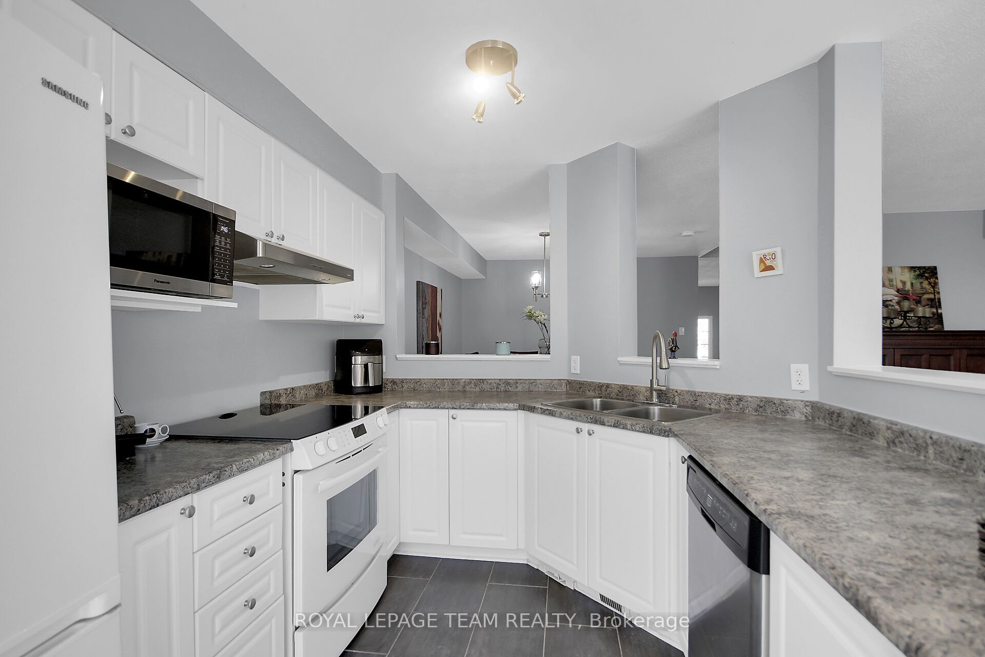 214 Cityview Crescent