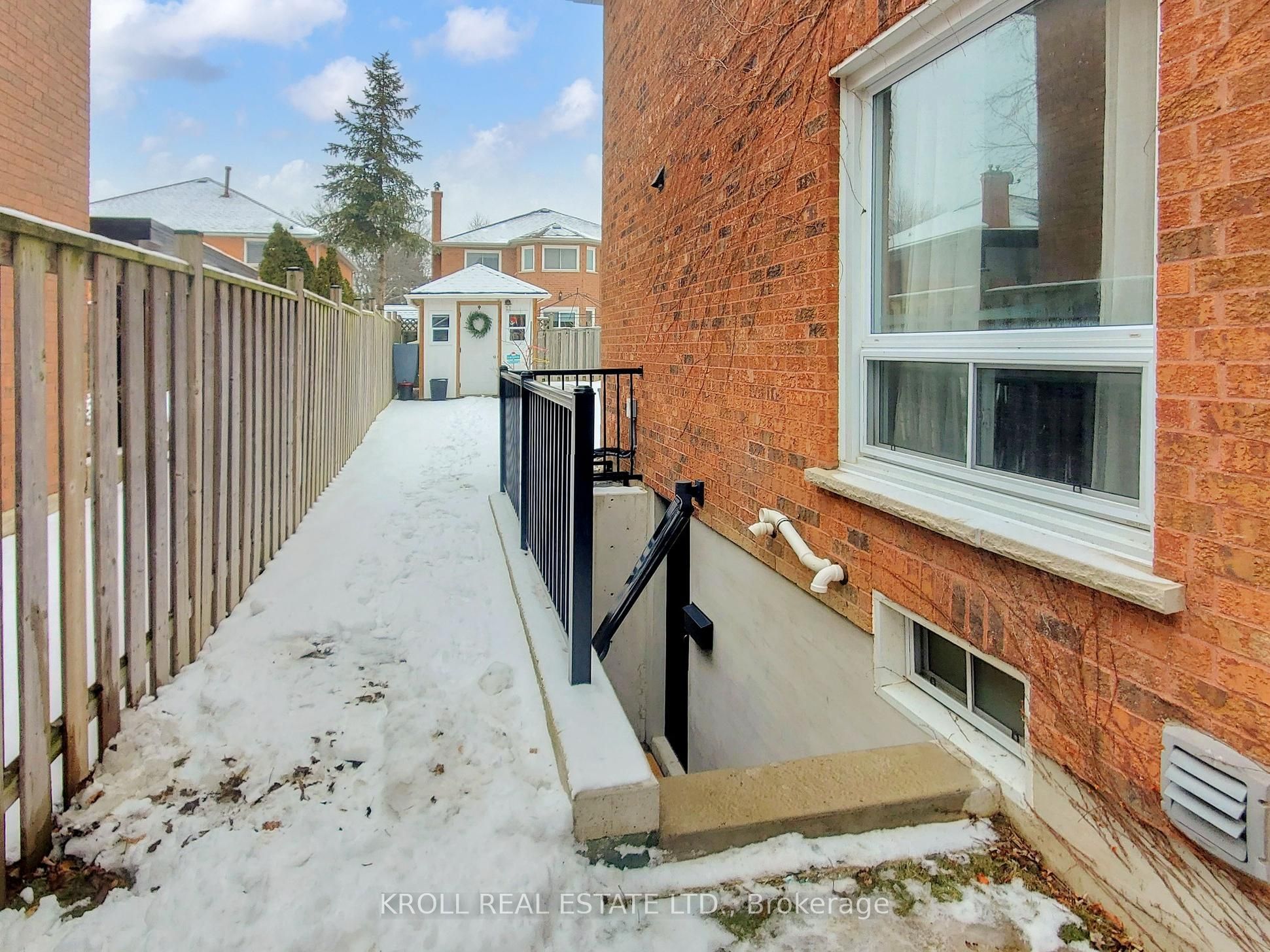 2974 Pettigrew Crescent