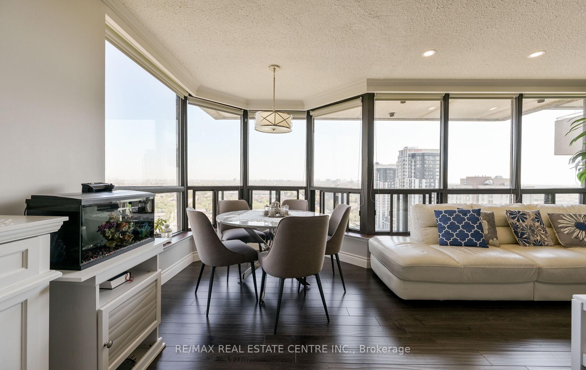 3 Bedrooms Condo at 200 Robert Speck, Mississauga For sale