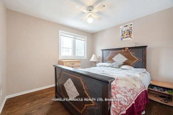 4 Bedrooms Condo at 7080 Copenhagen, Mississauga For sale