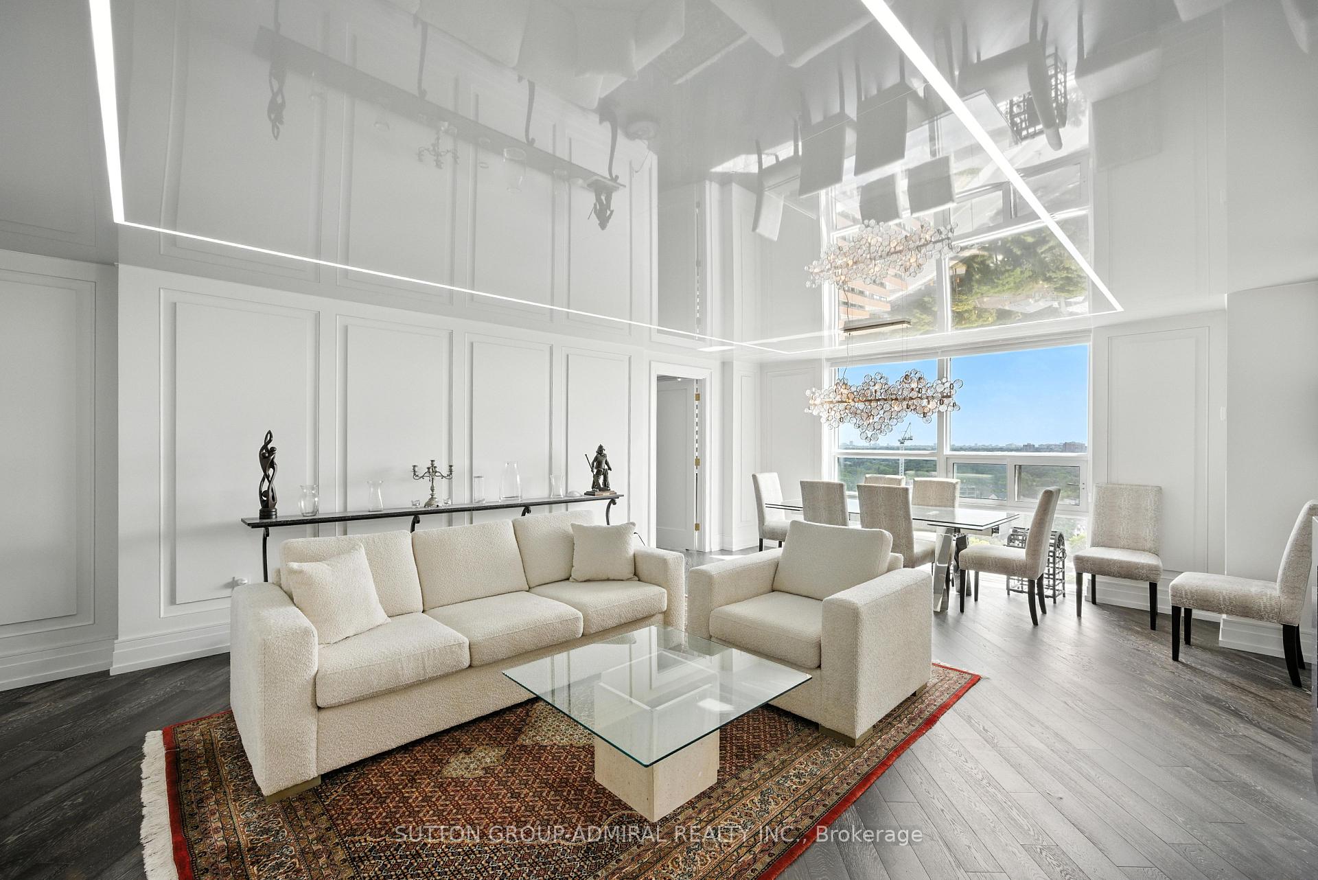 2 Bedrooms Condo at 131 Beecroft, Toronto For sale