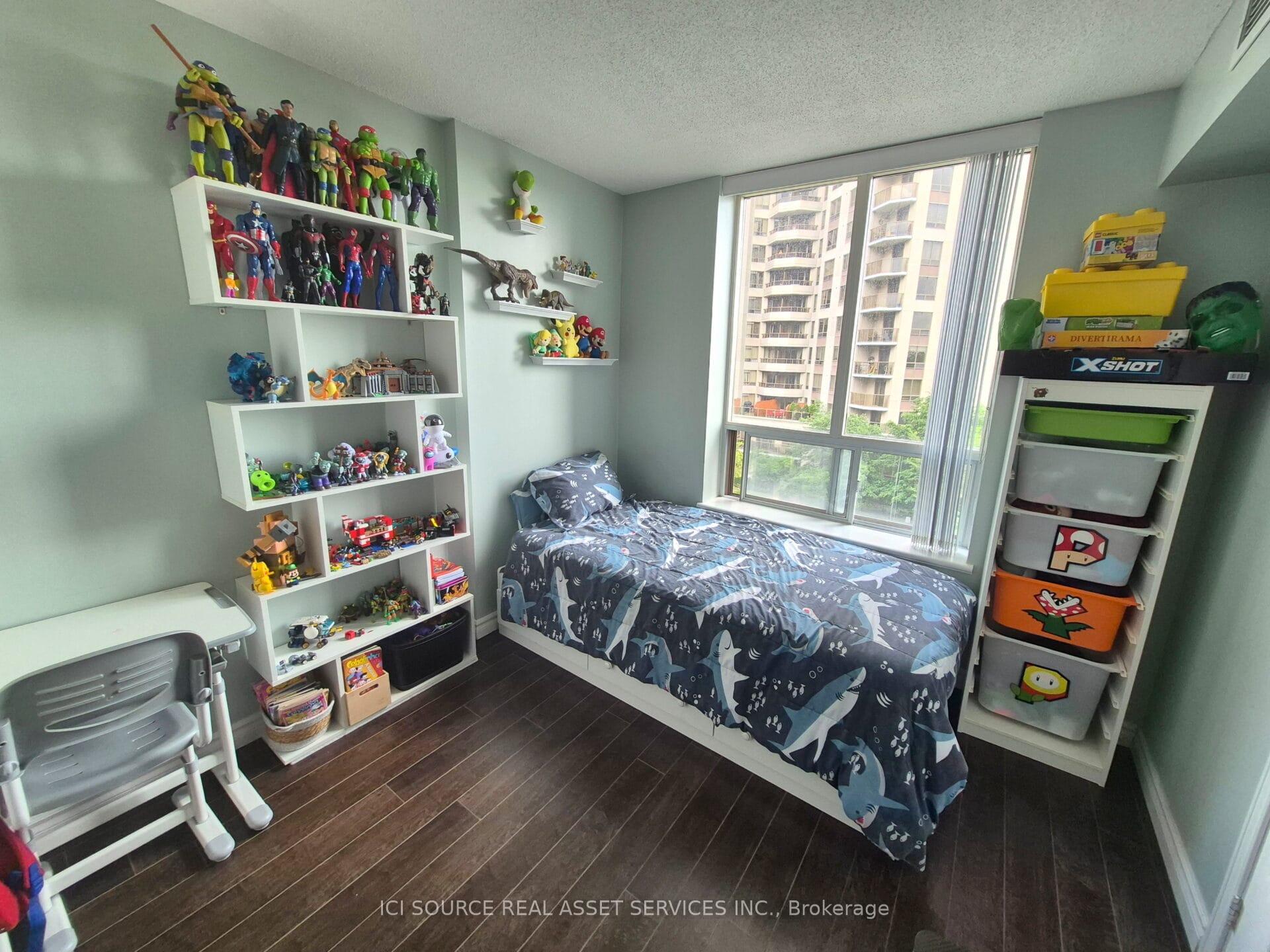 2 Bedrooms Condo at 51 Harrison Garden, Toronto For sale