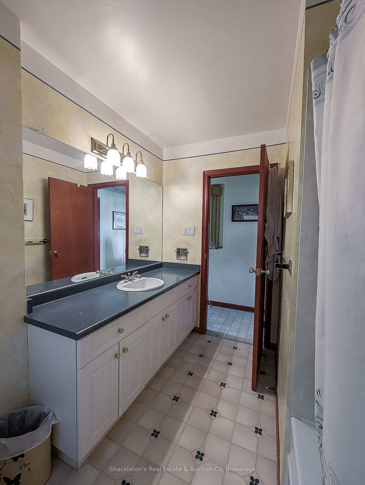 Photo of 444 Lorne Avenue, Stratford, ON N5A 6S4