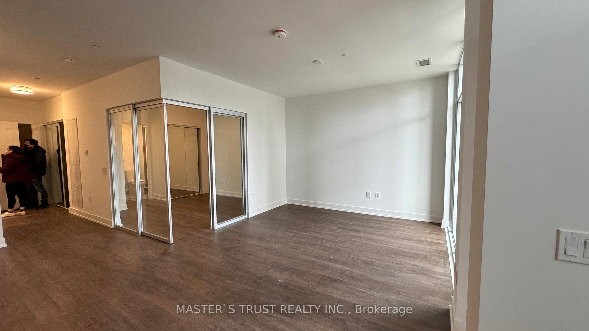 2 Bedrooms Condo at 30 IN ON THE PARK, Toronto For sale
