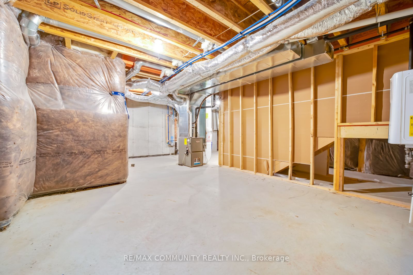 16 Alan Williams Trail