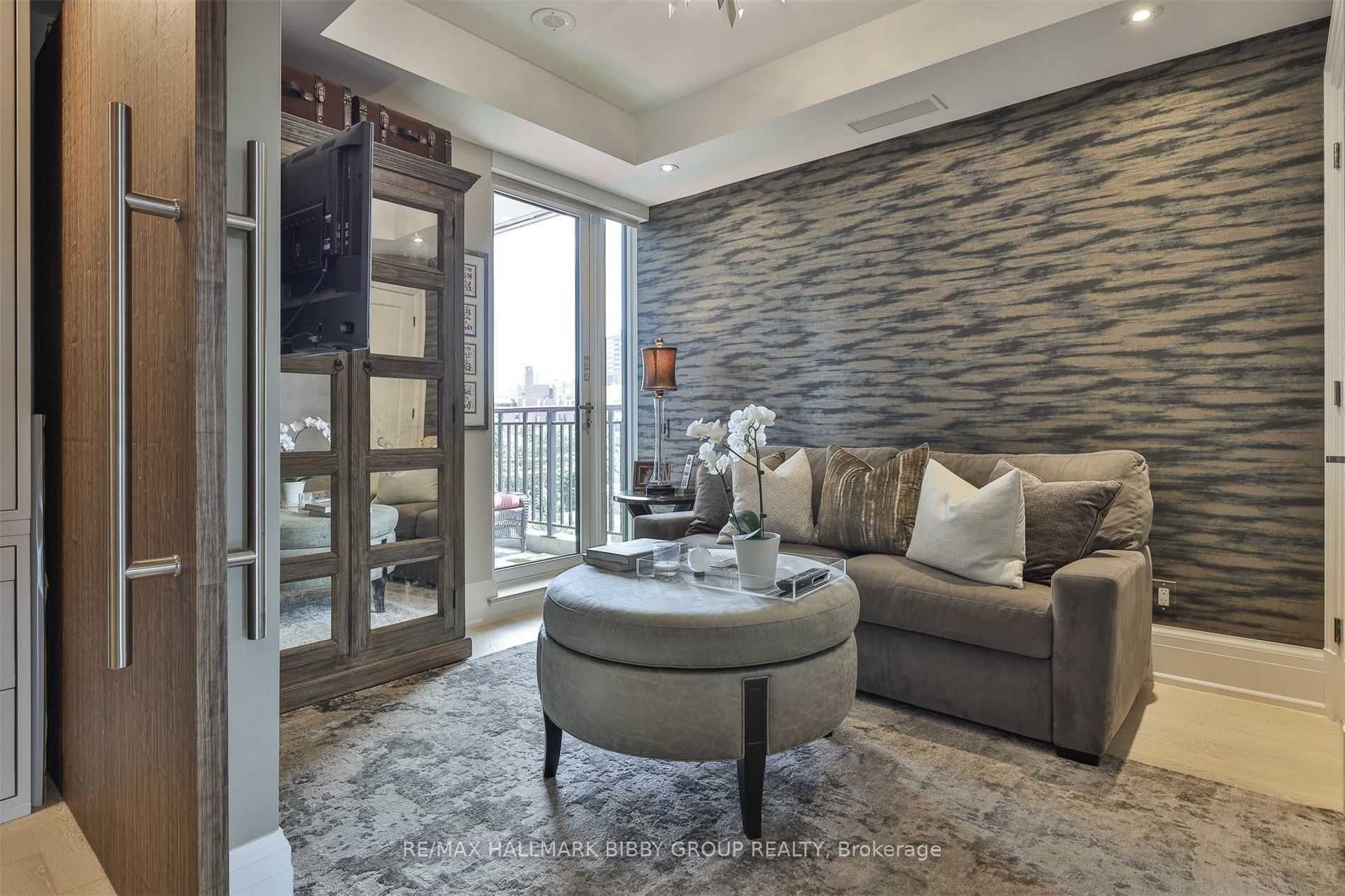 3 Bedrooms Condo at 181 Davenport,  Toronto For sale