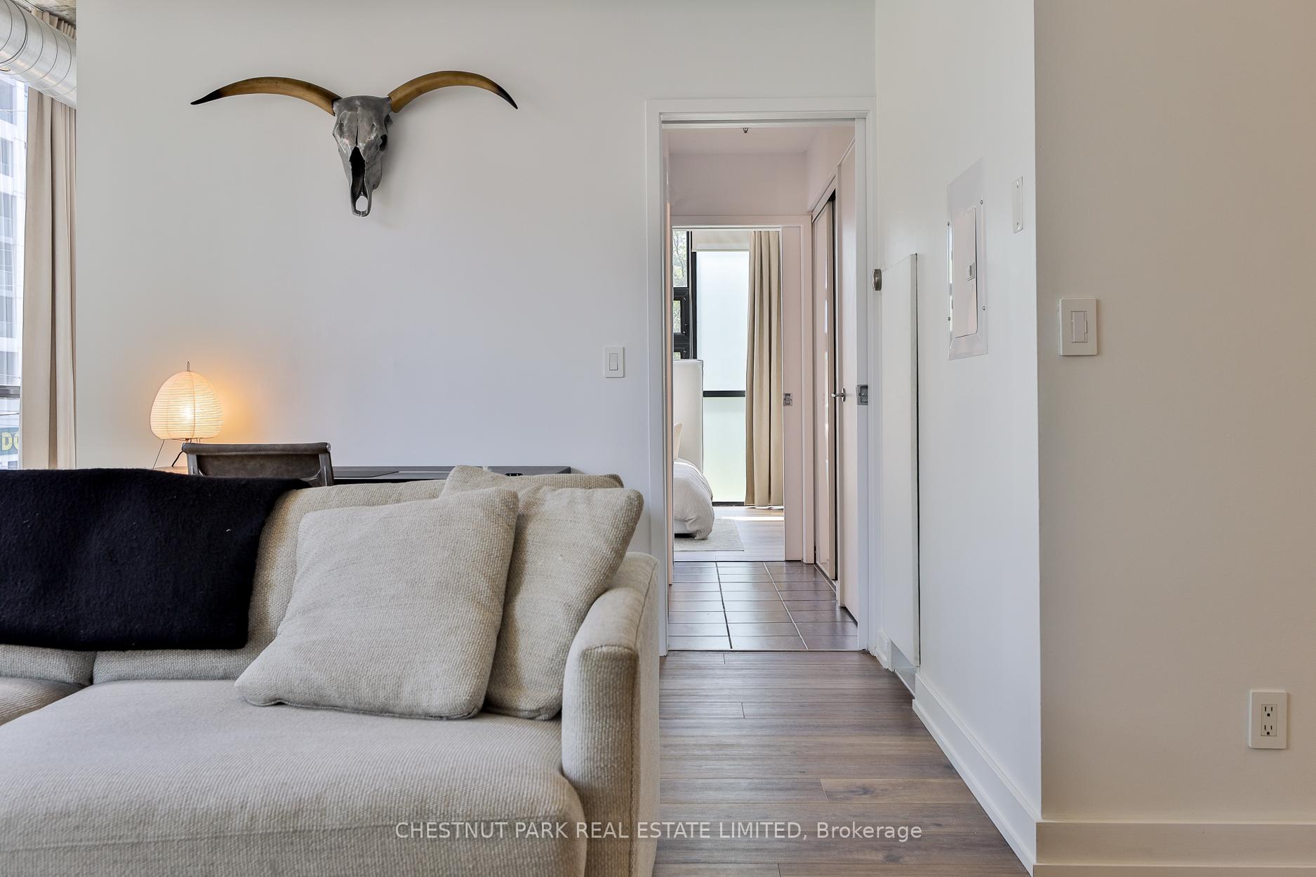 1 Bedroom Condo at 60 Bathurst, Toronto For sale