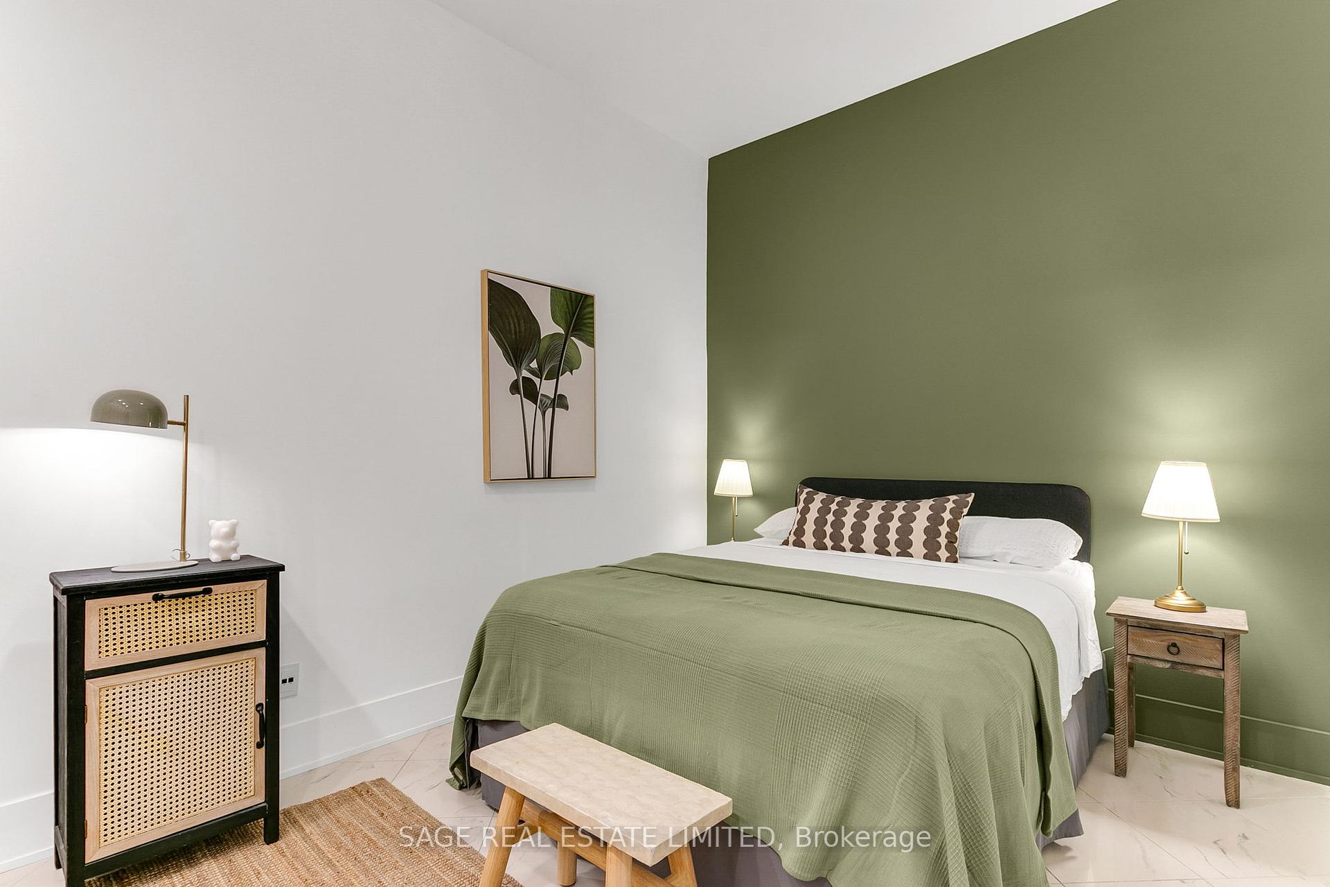 3 Bedrooms Condo at 120 Homewood, Toronto For sale