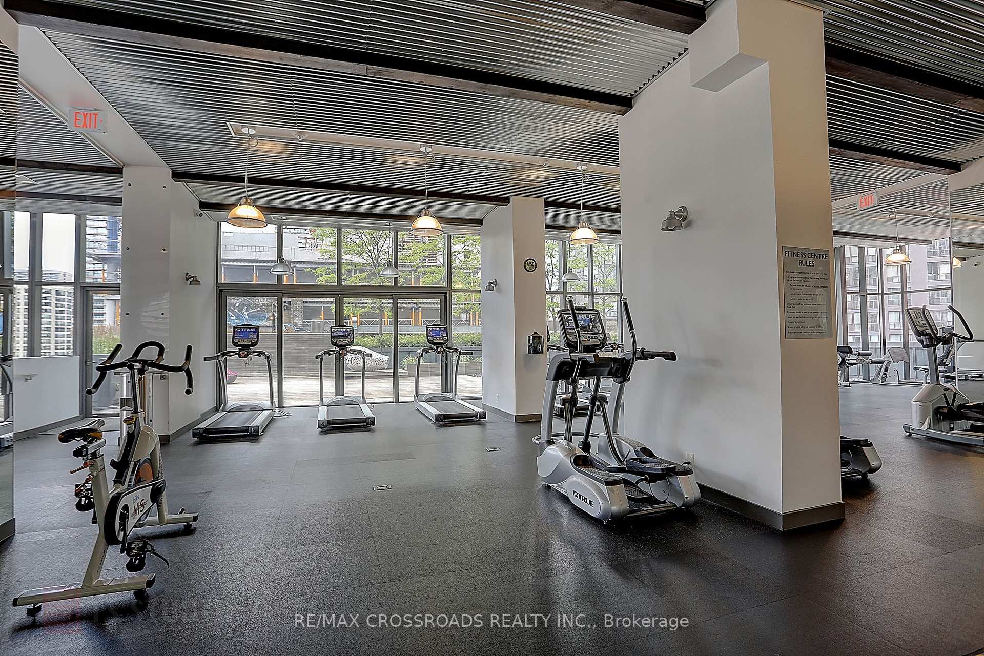 2 Bedrooms Condo at 5 St Joseph, Toronto For sale