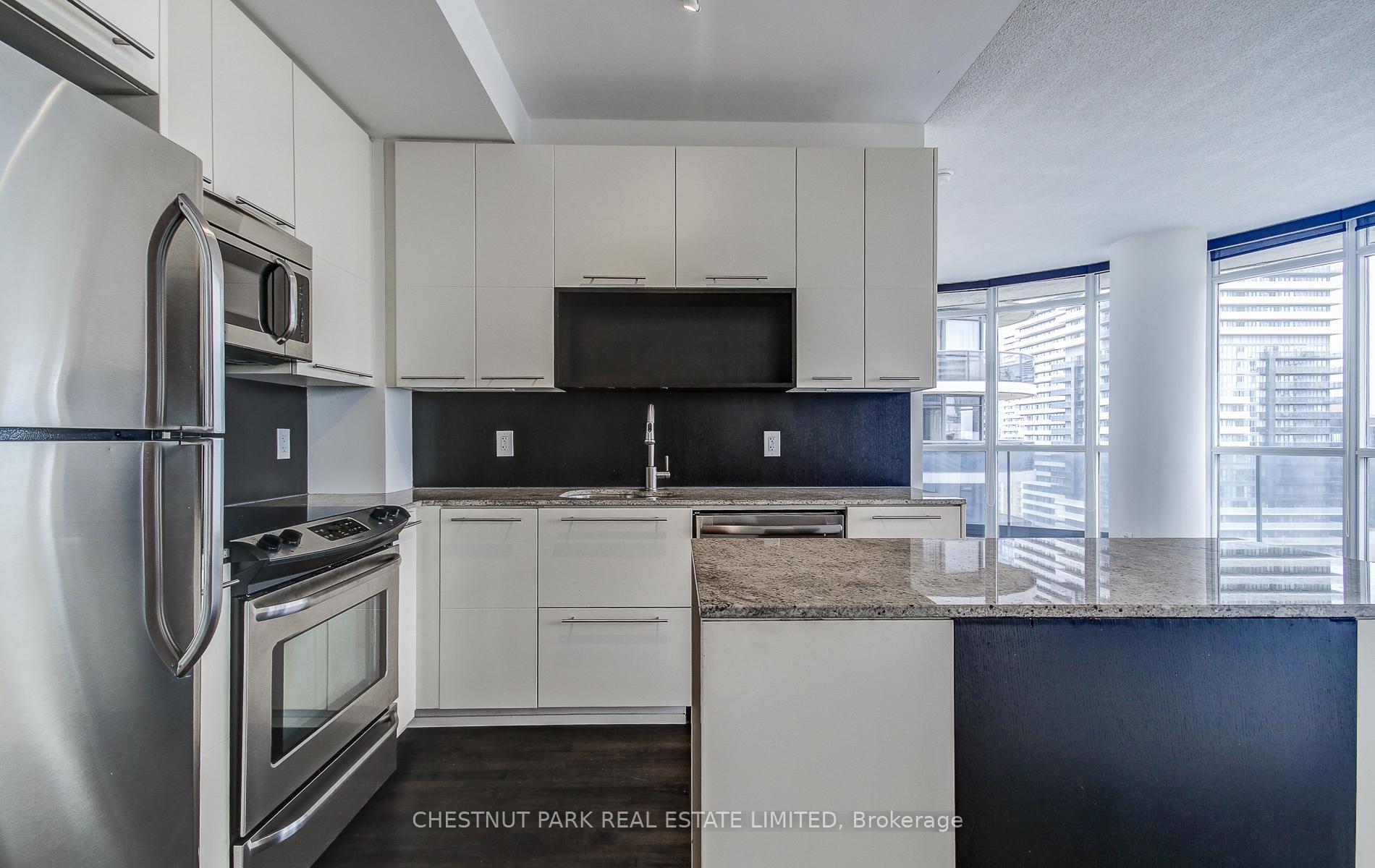 2 Bedrooms Condo at 25 Carlton, Toronto For sale