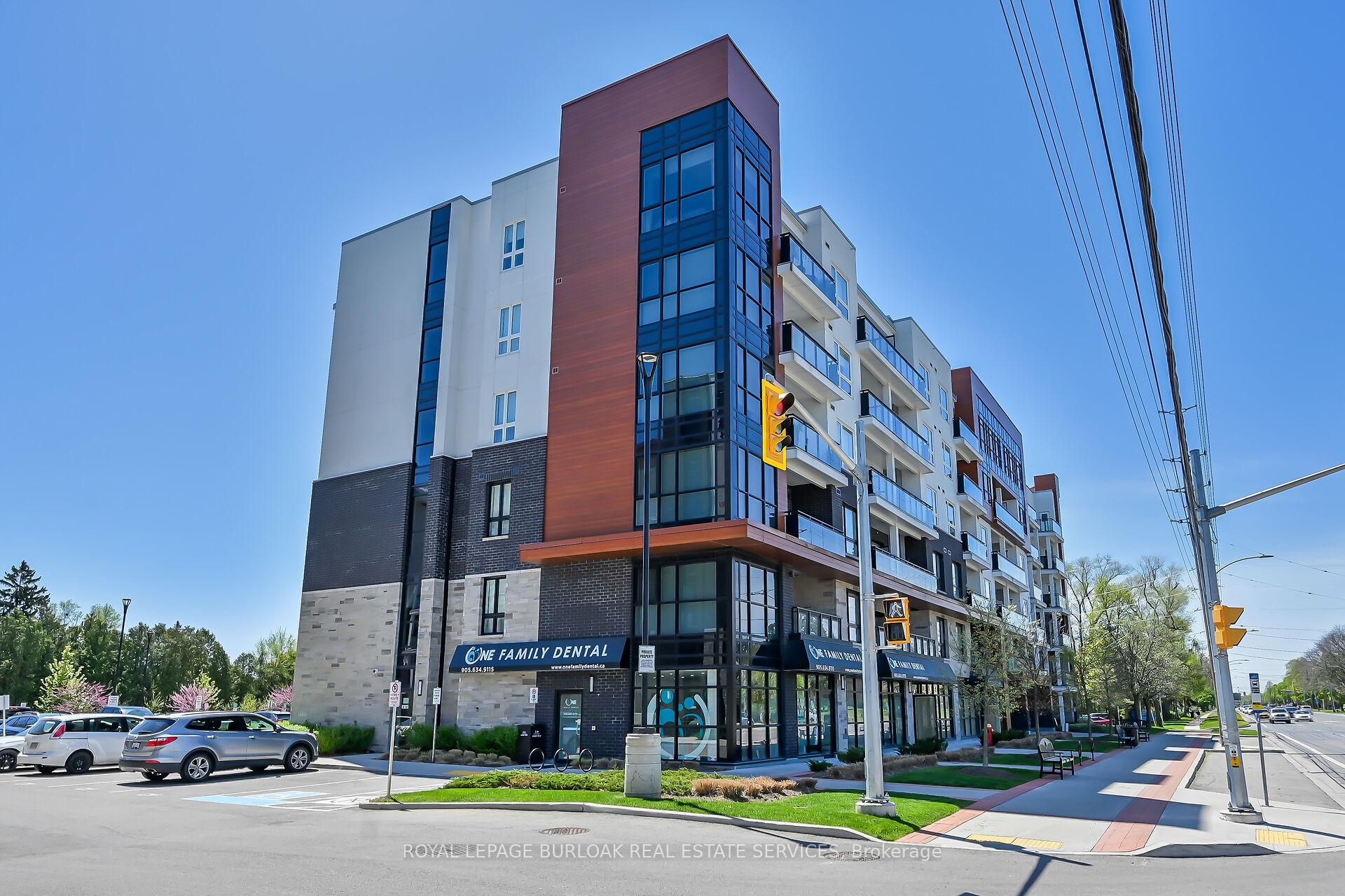 2 Bedrooms Condo at 320 Plains, Burlington For sale