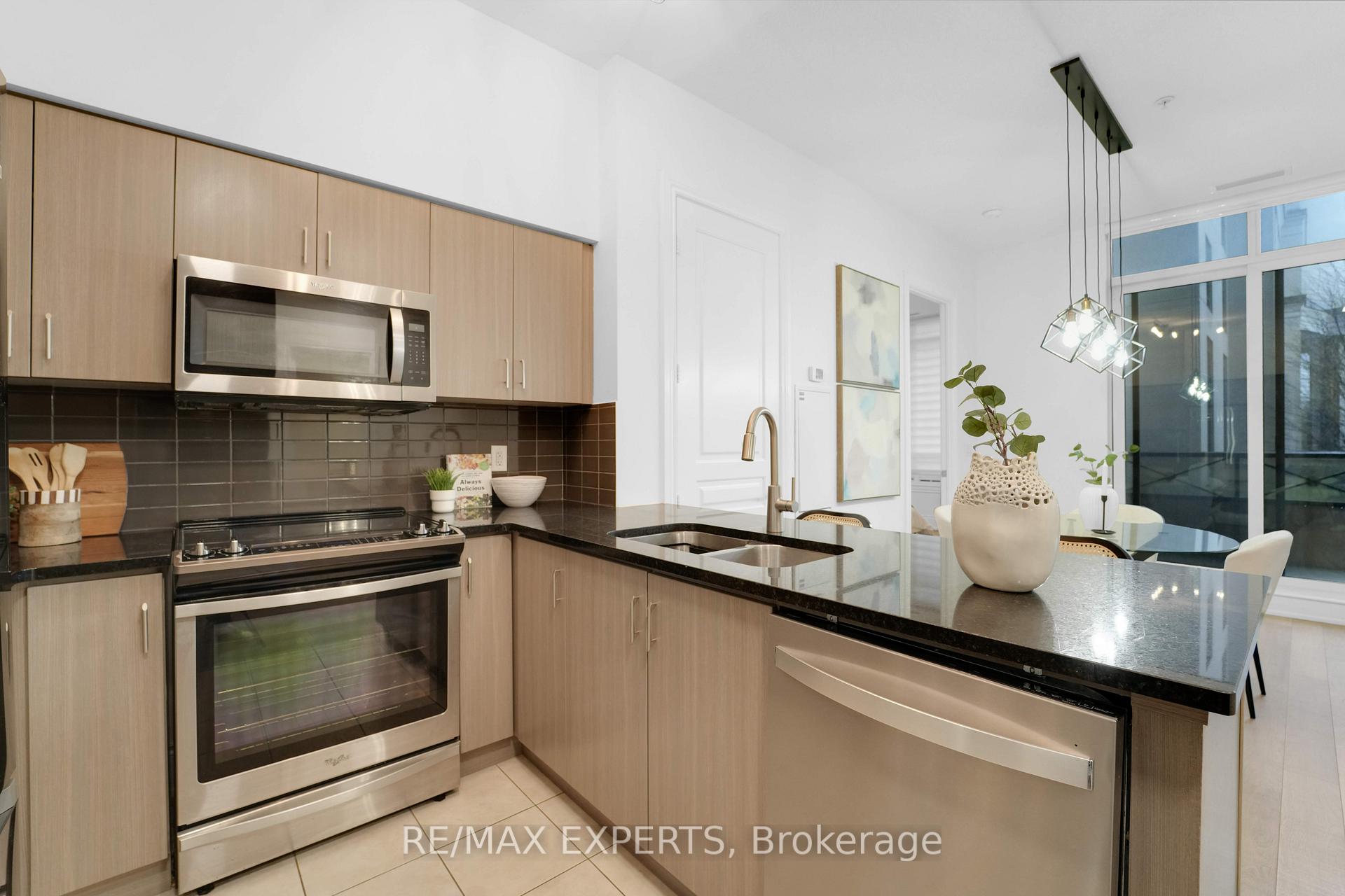 1 Bedroom Condo at 9255 JANE,  Vaughan For sale