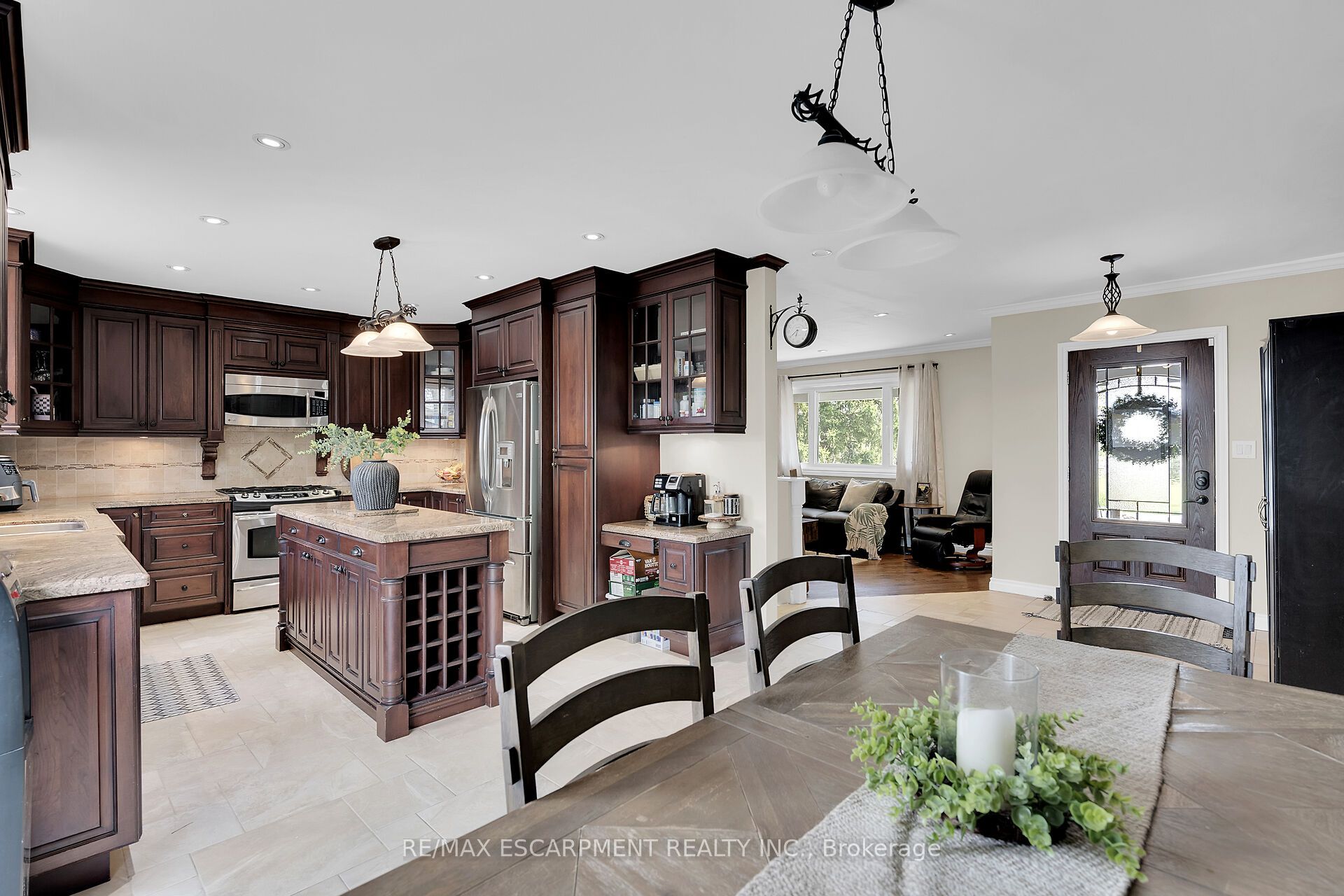 1214 Golf Club Road