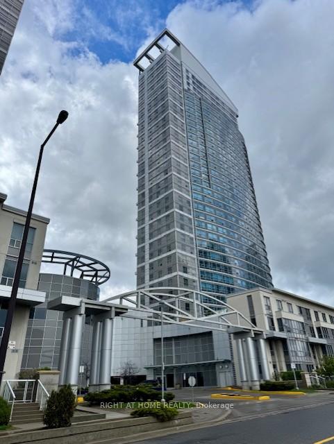2 Bedrooms Condo at 38 Lee Centre, Toronto For sale