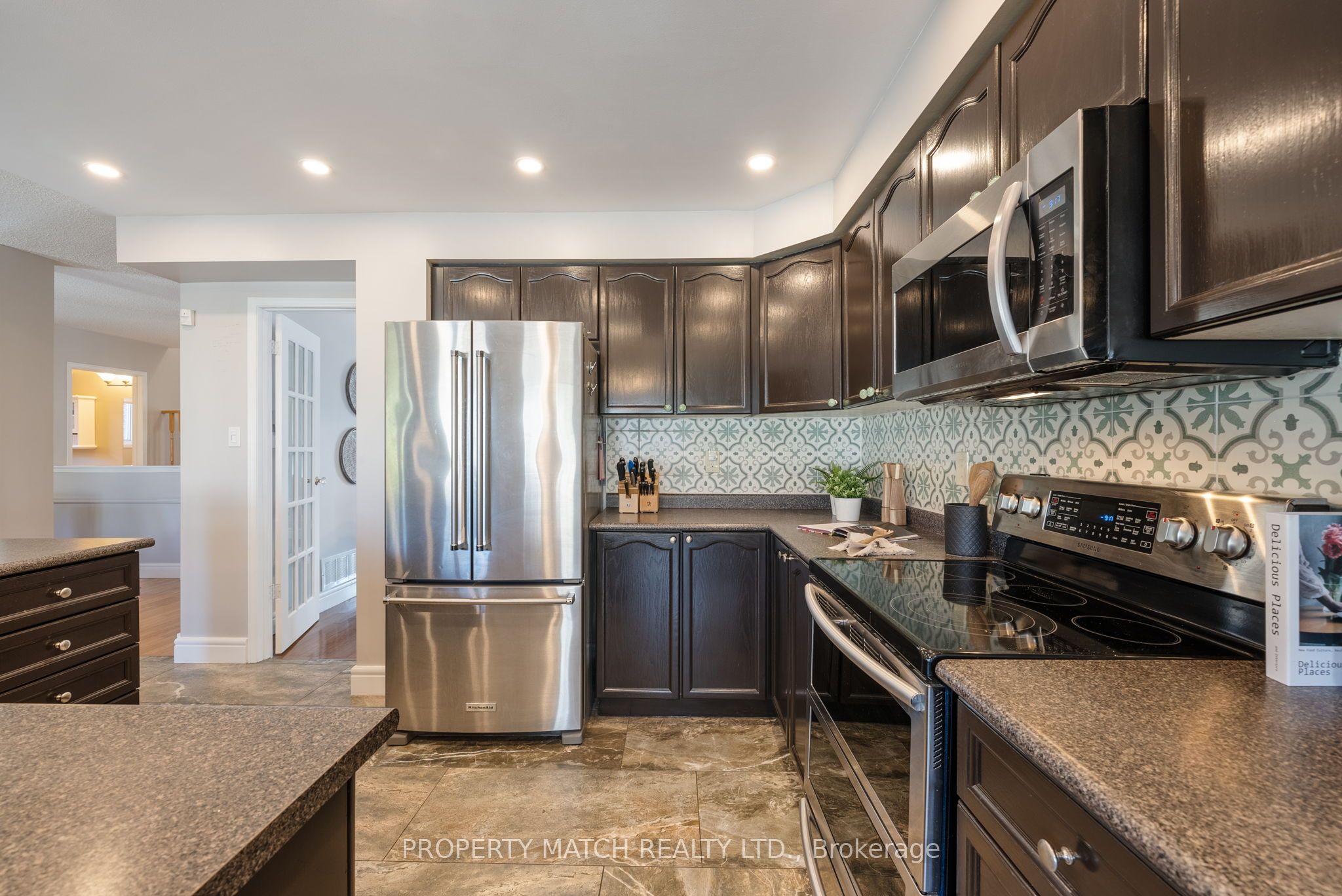 3122 Country Lane