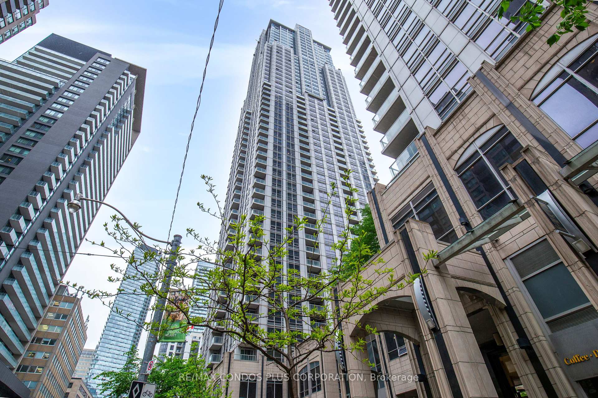 2 Bedrooms Condo at 763 Bay, Toronto For sale
