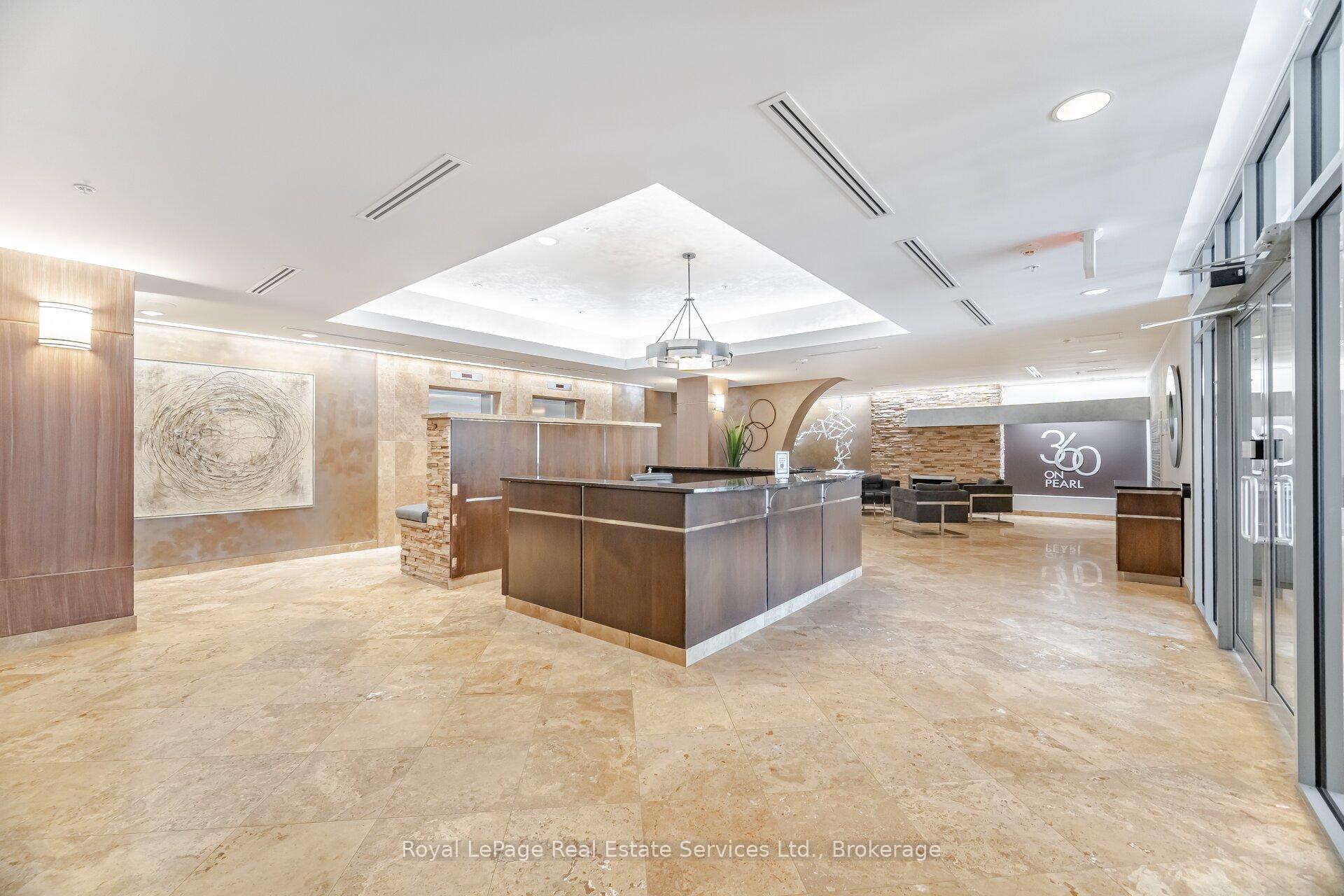2 Bedrooms Condo at 360 Pearl, Burlington For sale