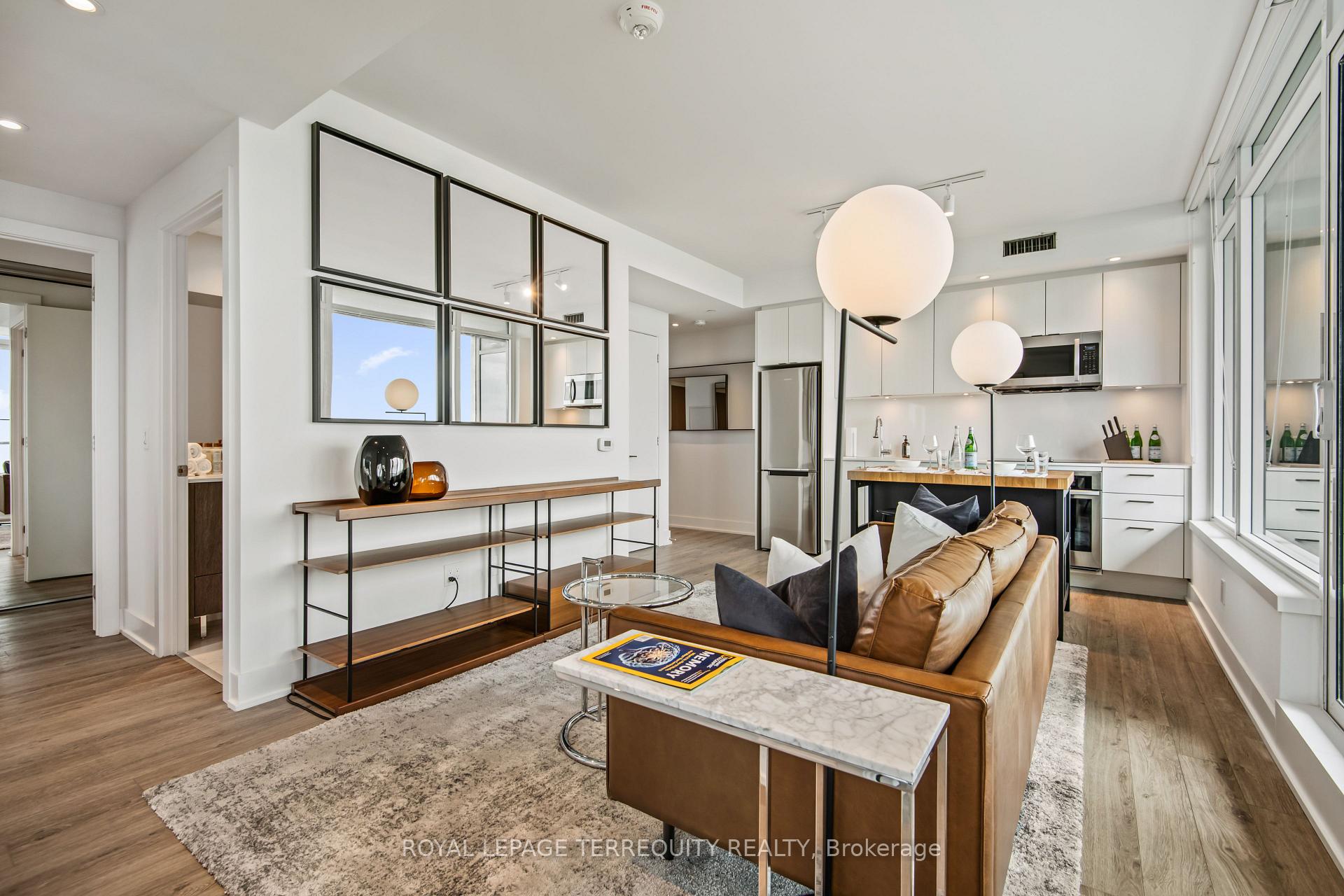 3 Bedrooms Condo at 1926 Lake Shore, Toronto For sale
