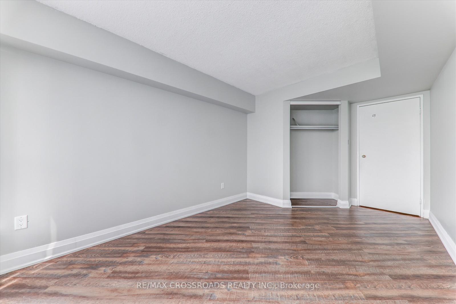 2 Bedrooms Condo at 1 Rowntree, Toronto For sale