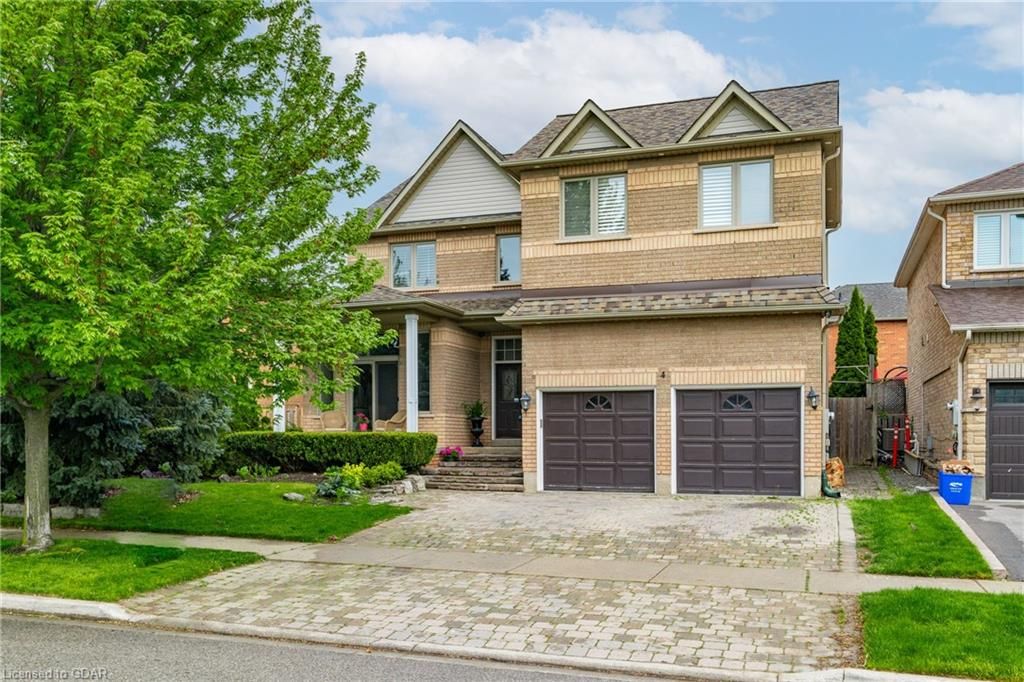 4 MUNRO Circle Halton Hills Ontario L7G 6A1