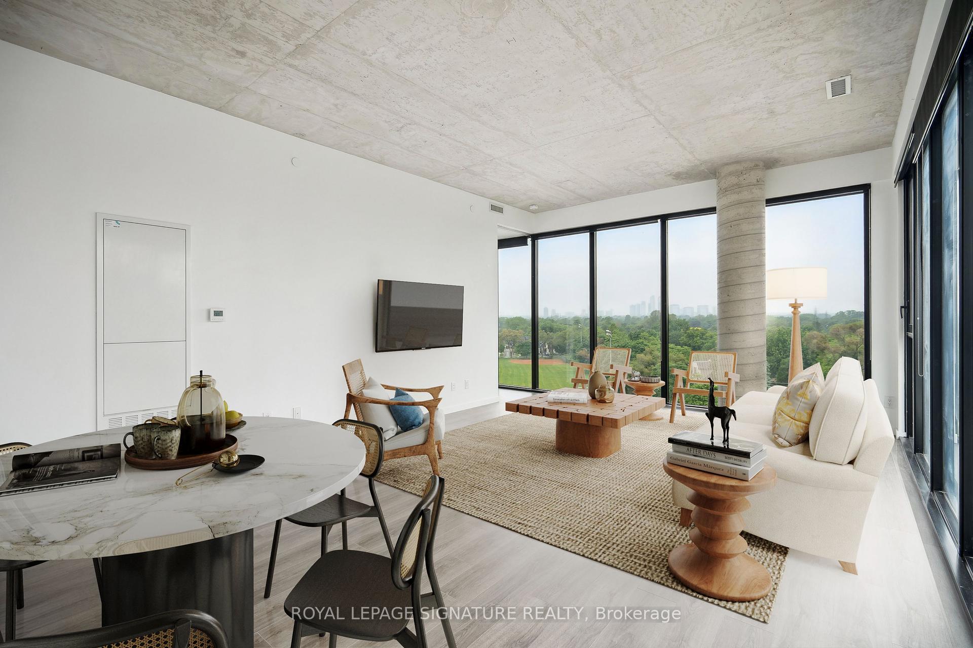 3 Bedrooms Co-op at 7 Smith, Toronto For sale