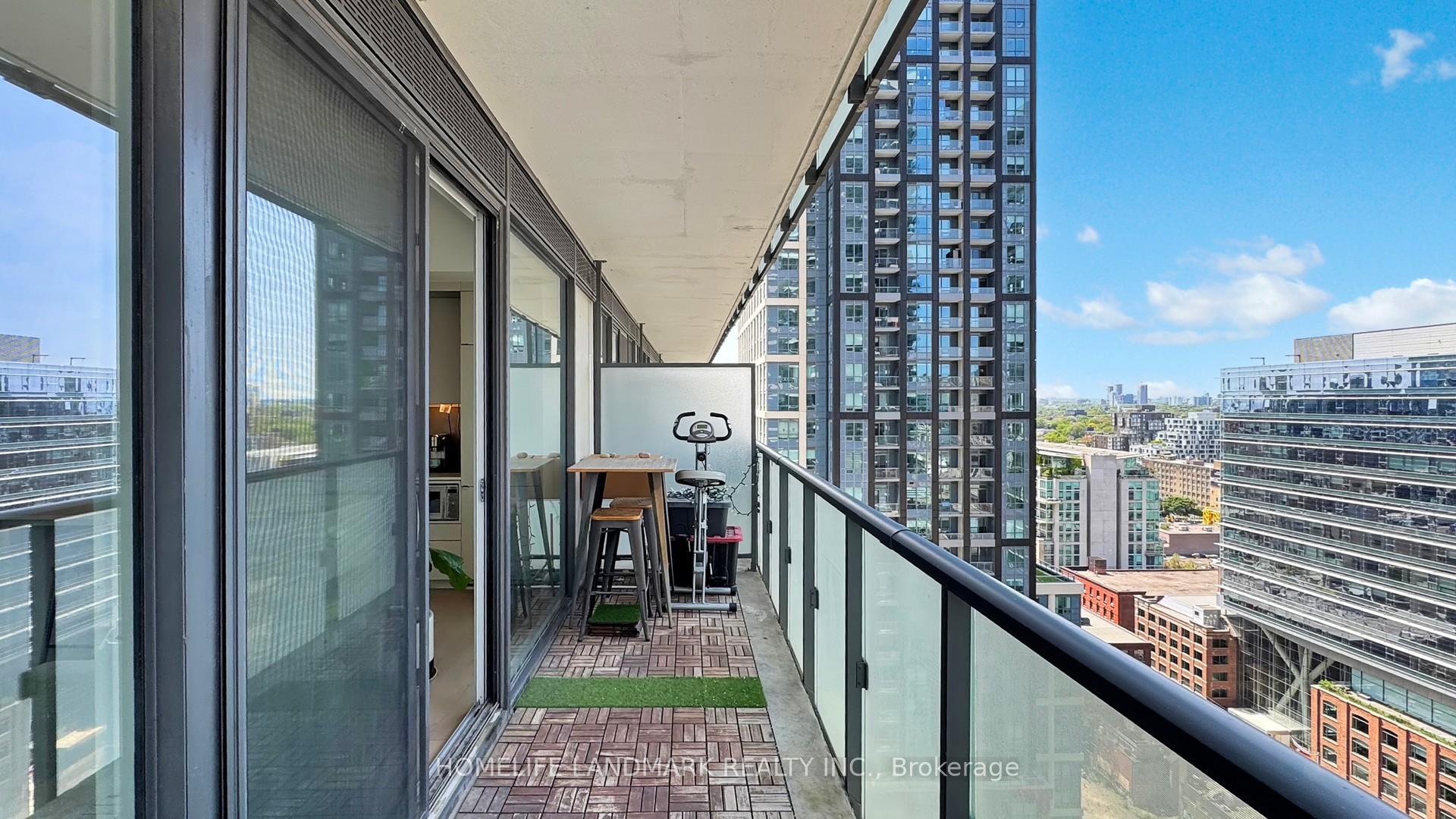2 Bedrooms Condo at 101 Peter, Toronto For sale