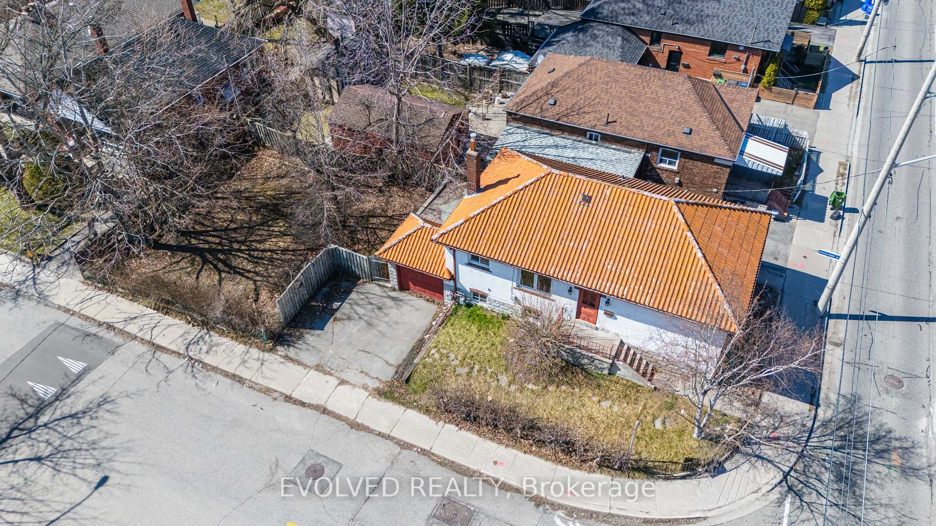 1338 Victoria Park Avenue, Toronto, ON M4B 2L7