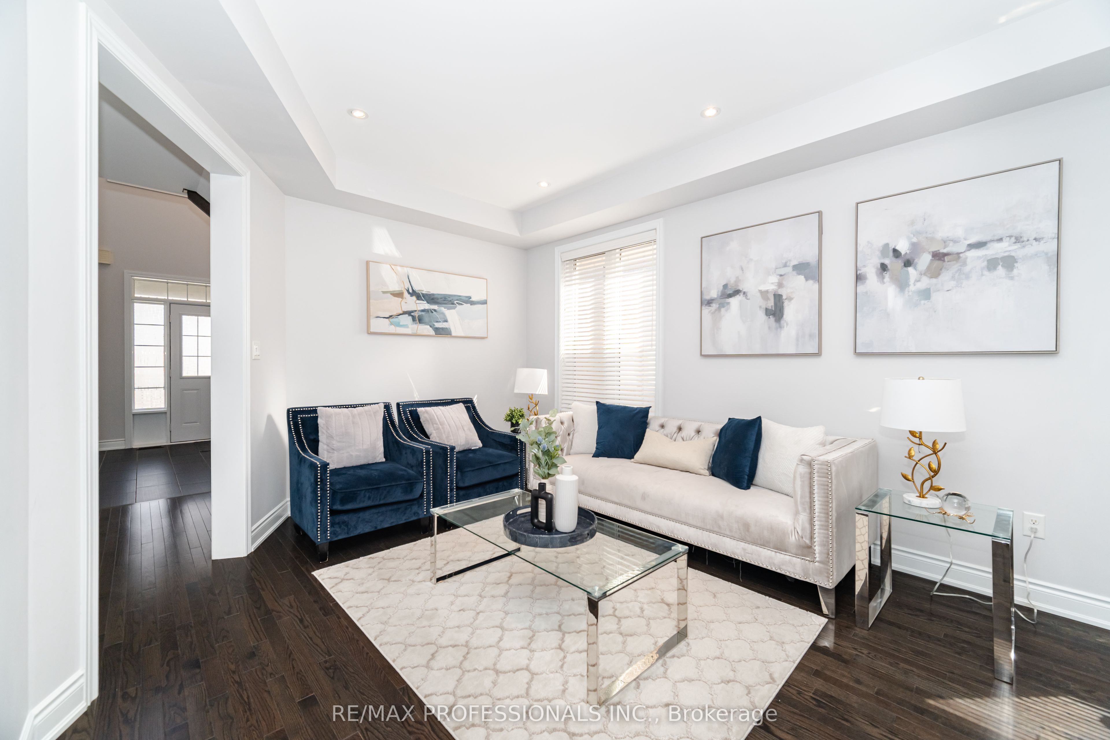 35 Lampman Crescent