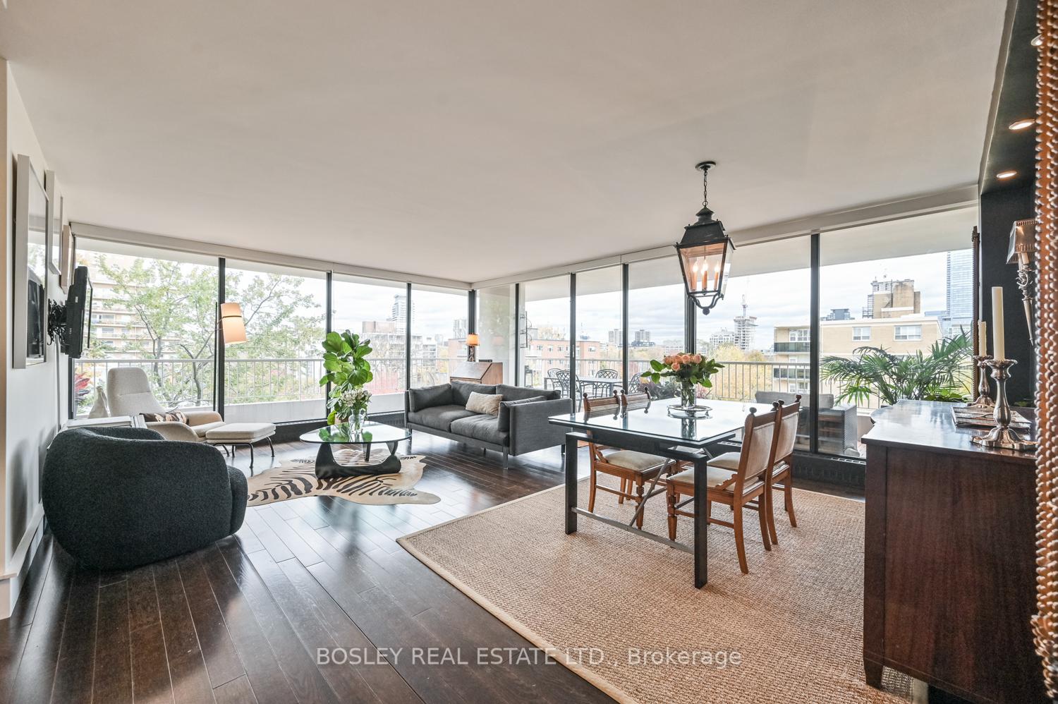 2 Bedrooms Condo at 190 St George, Toronto For sale