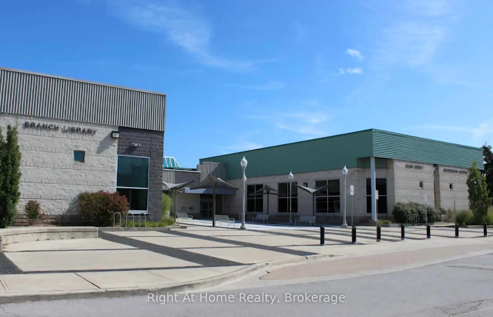2 Bedrooms Condo at 1450 Glen Abbey, Oakville For sale