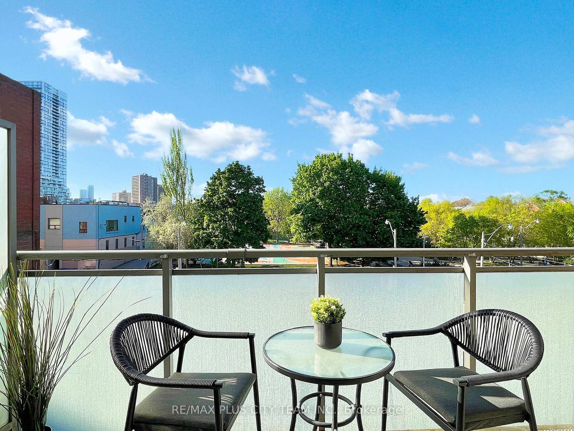 1 Bedroom Condo at 630 Queen, Toronto For sale