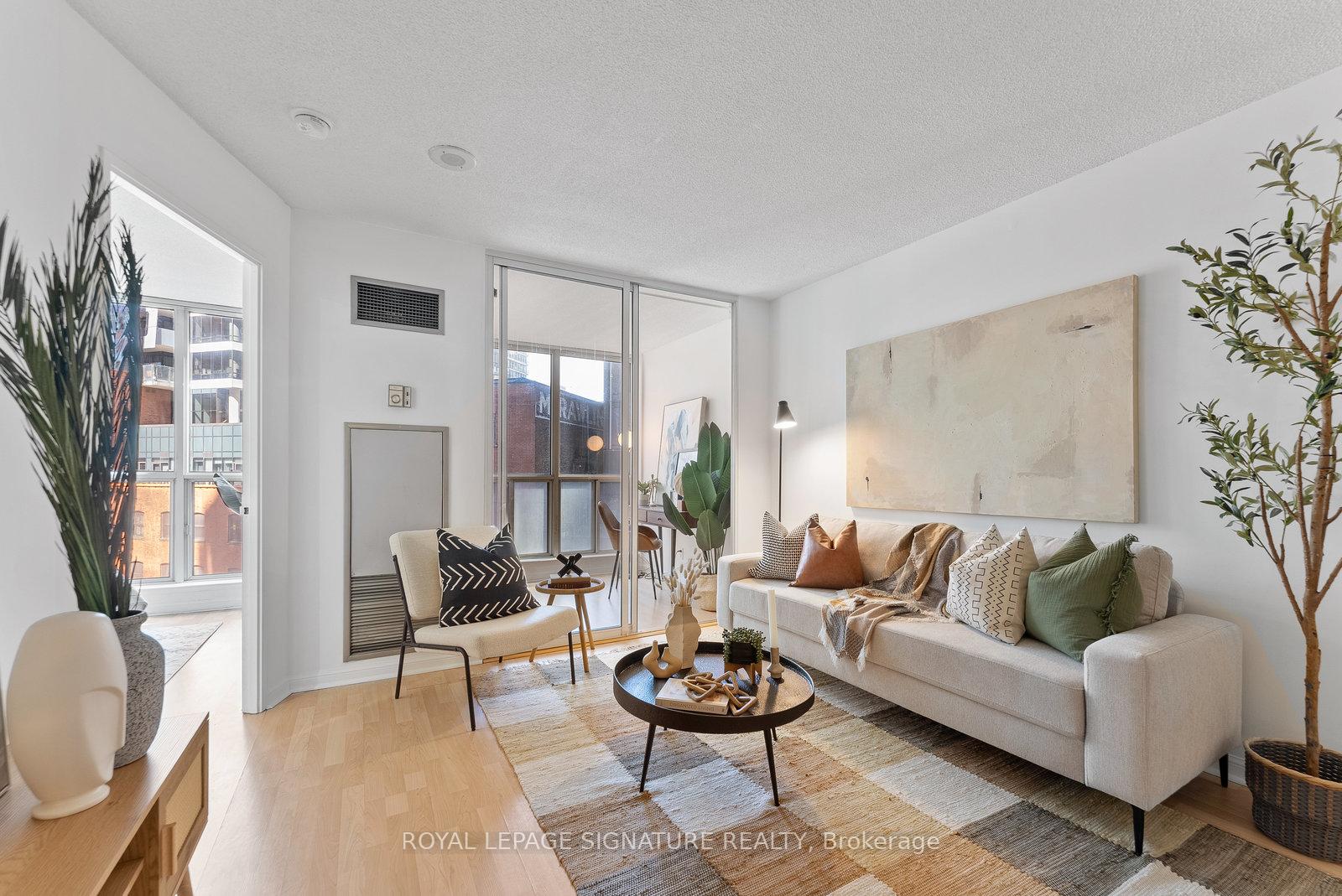 2 Bedrooms Condo at 24 Wellesley, Toronto For sale