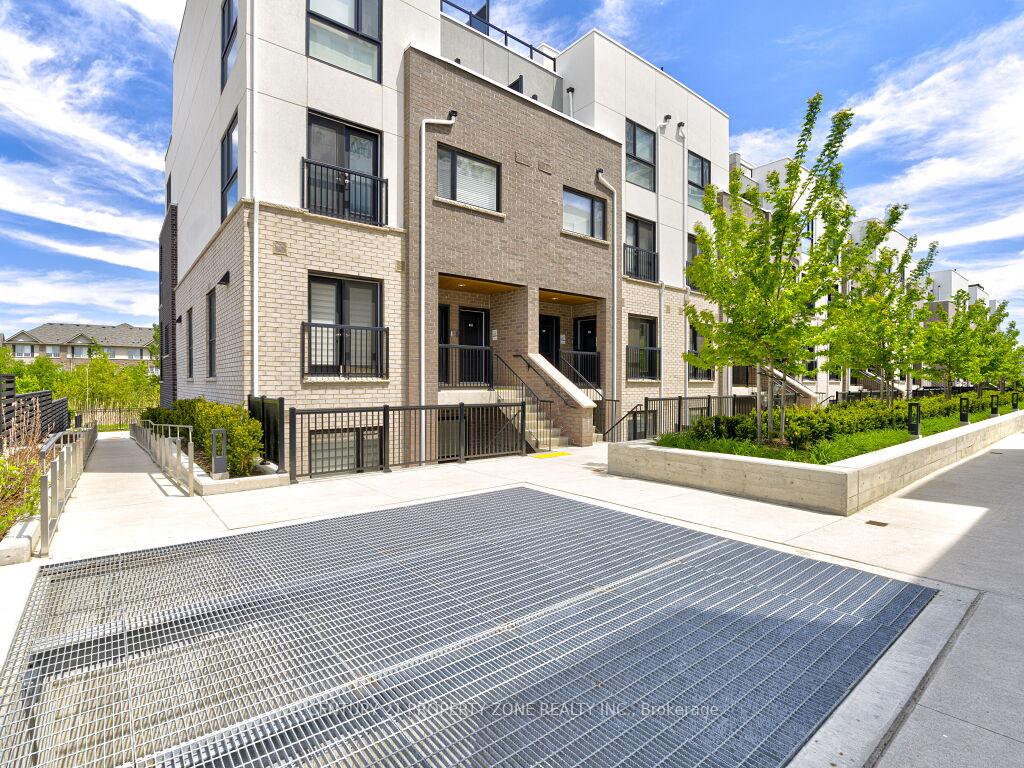 2 Bedrooms Condo at 349 Wheat Boom, Oakville For sale