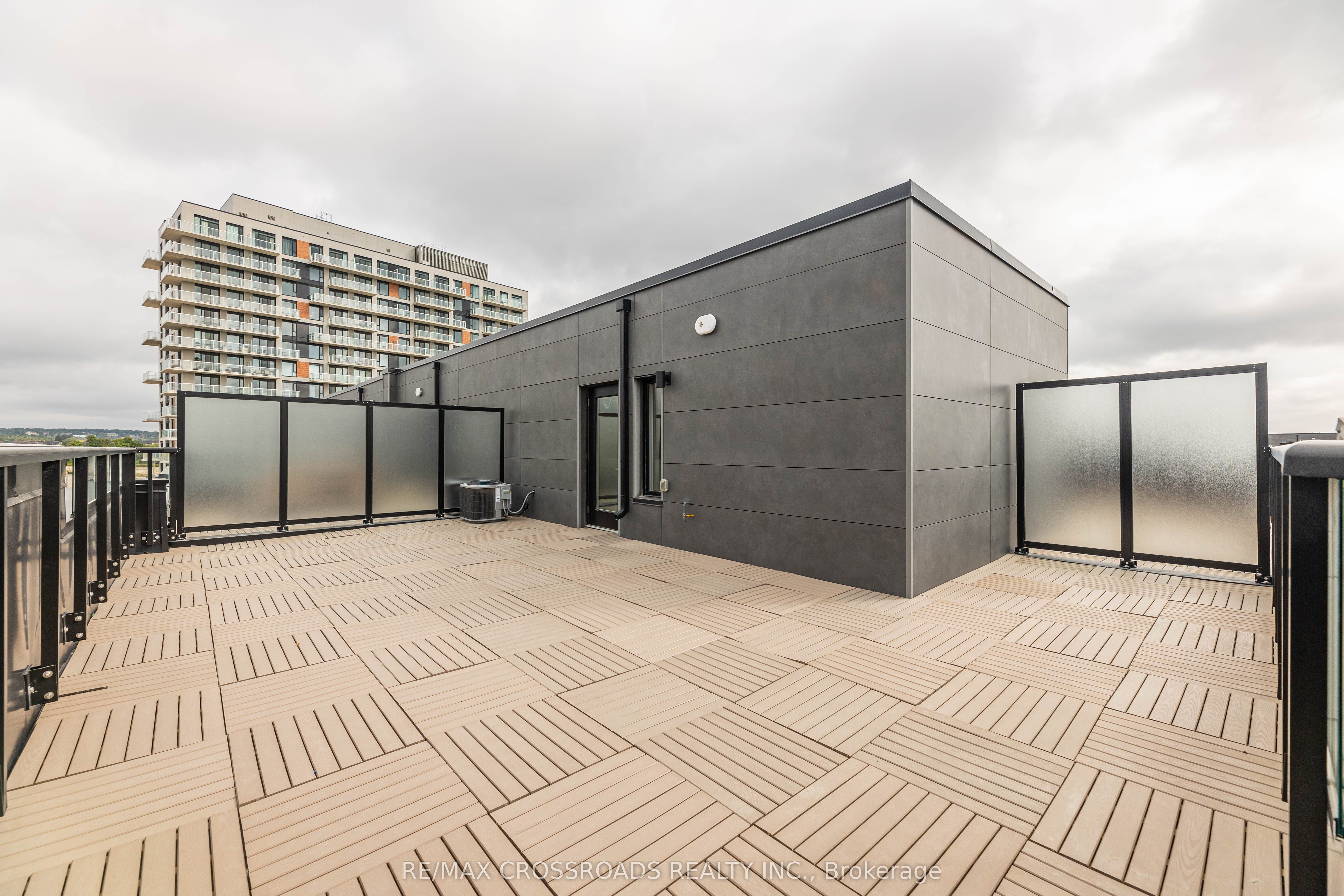 10 David Eyer Road E, #1203