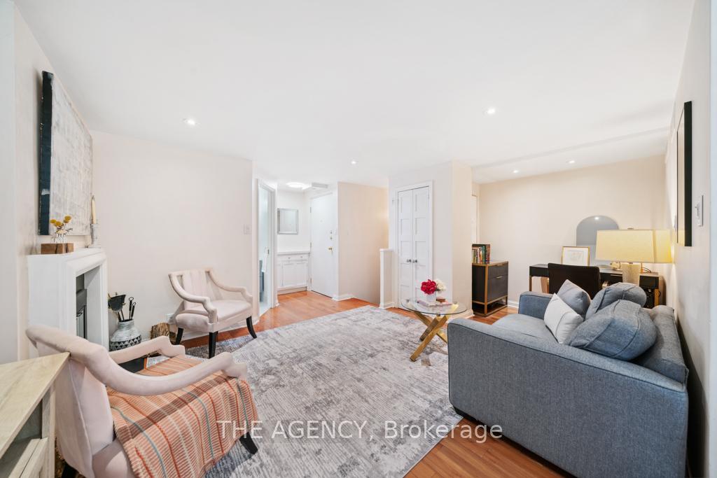 2 Bedrooms Condo at 105 Heath, Toronto For sale