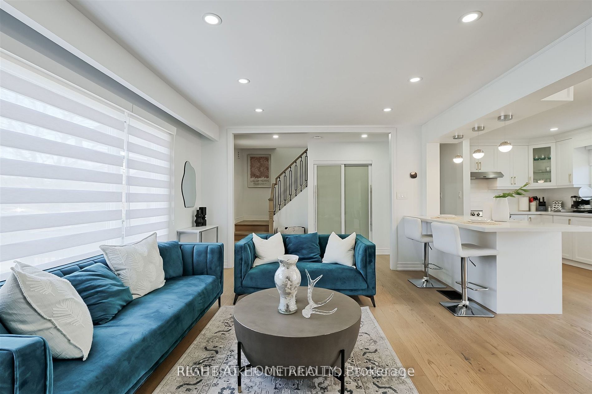 UPPER-778 Ashley Court
