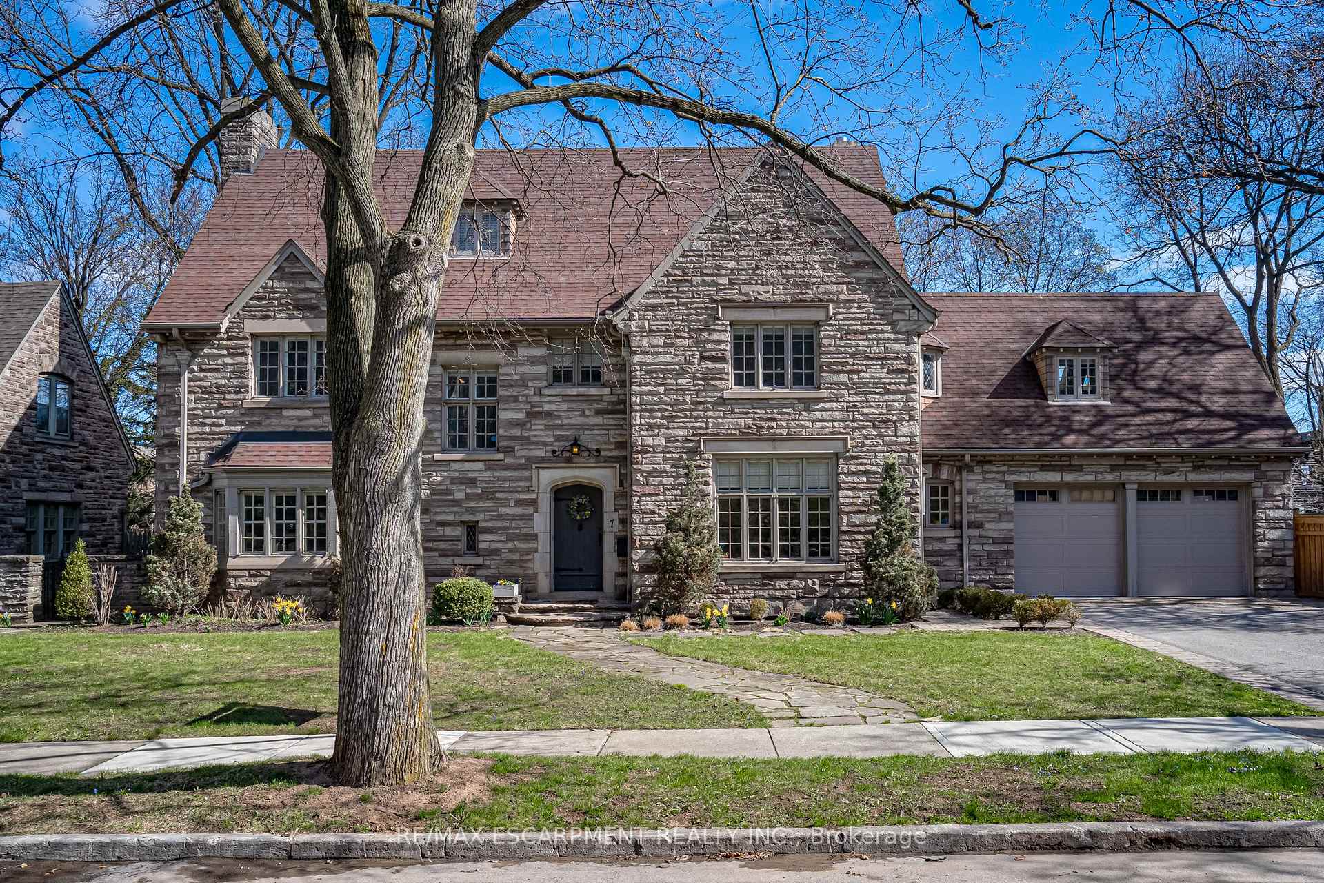 7 St. James Place, Hamilton, ON L8P 2N4