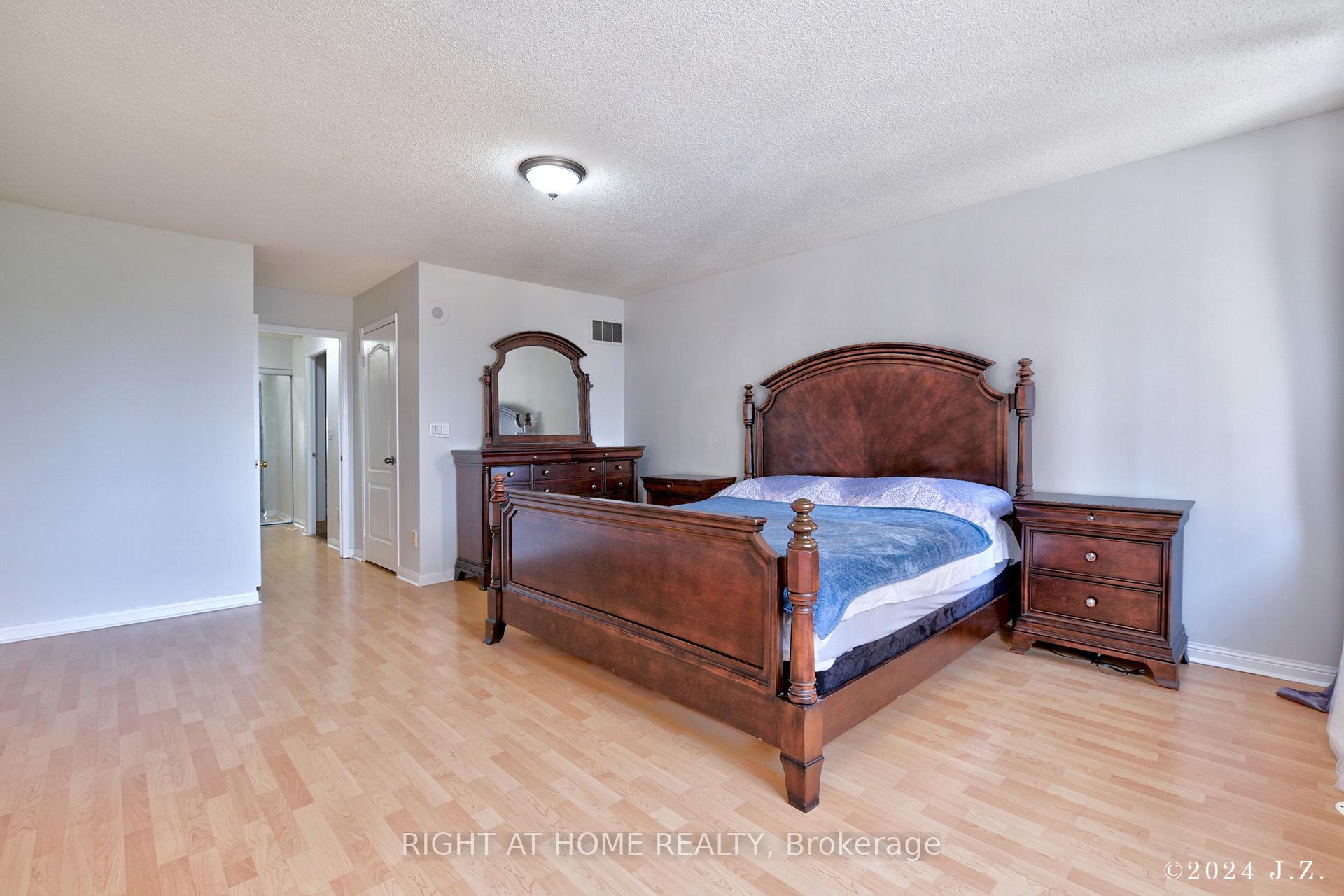 3 Bedrooms Condo at 1881 Mcnicoll, Toronto For sale