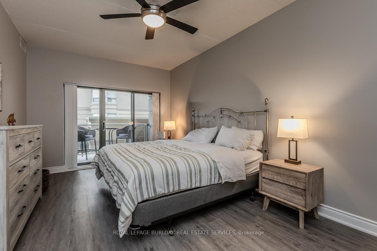 2 Bedrooms Condo at 2075 Amherst Heights, Burlington For sale