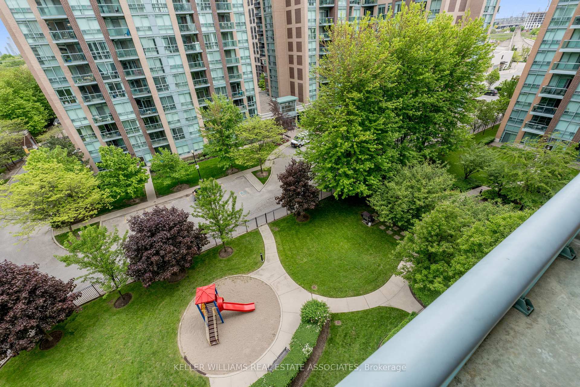 1 Bedroom Condo at 15 Michael Power, Toronto For sale