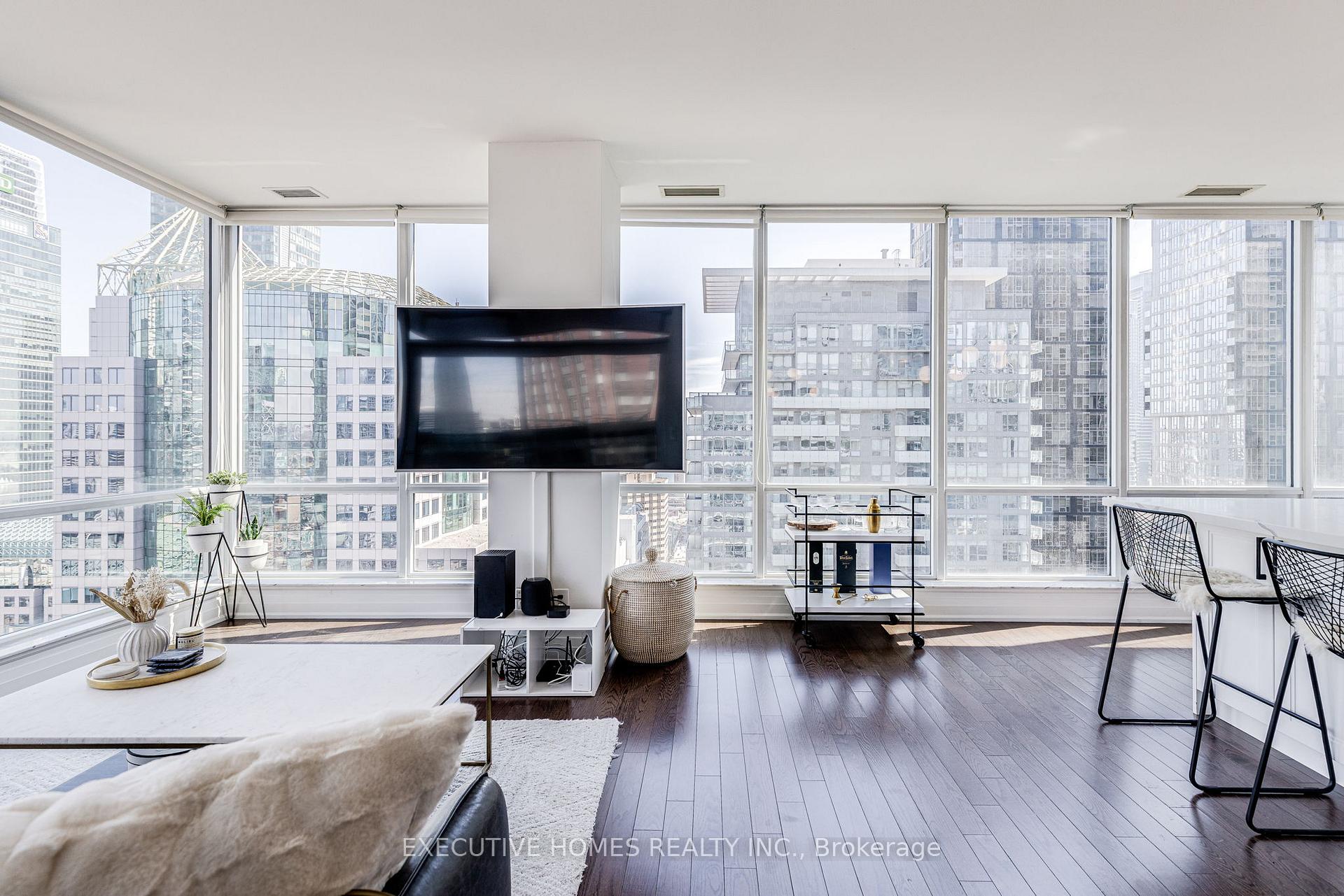 2 Bedrooms Condo at 80 John,  Toronto For sale