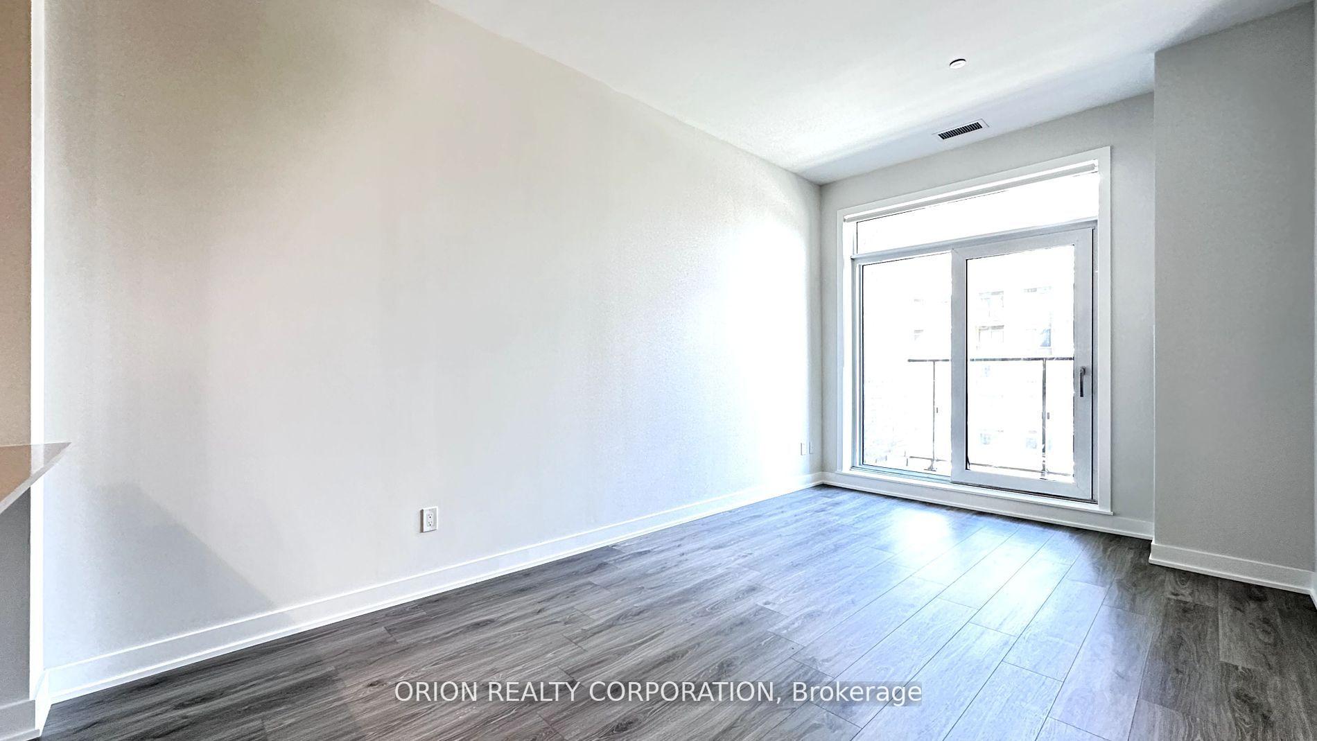 2 Bedrooms Condo at 430 Square One, Mississauga For sale