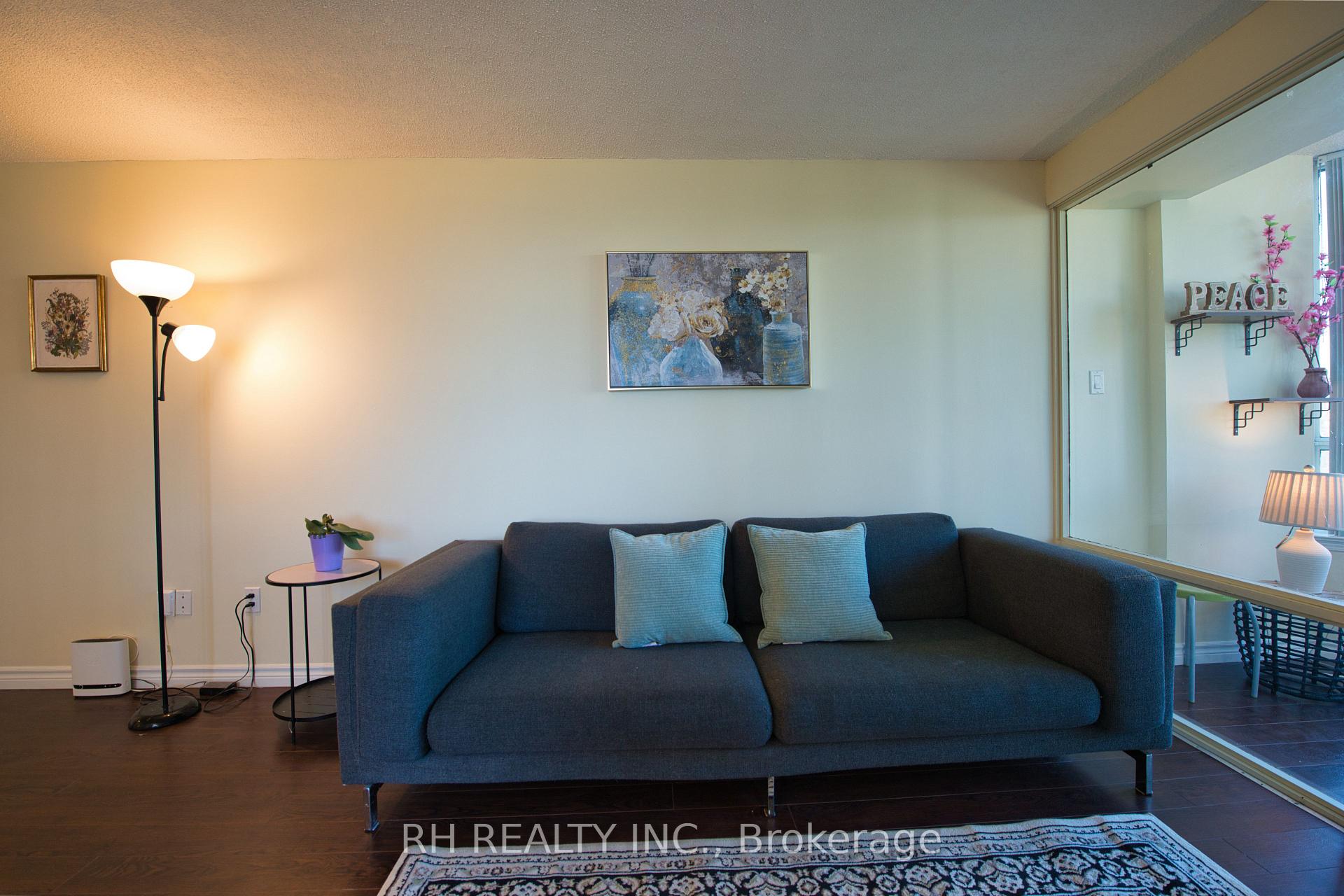 3 Bedrooms Condo at 300 Alton Towers,  Toronto For sale