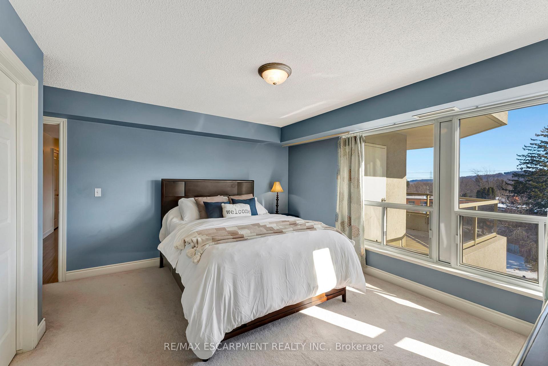 2 Bedrooms Condo at 1770 Main,  Hamilton For sale